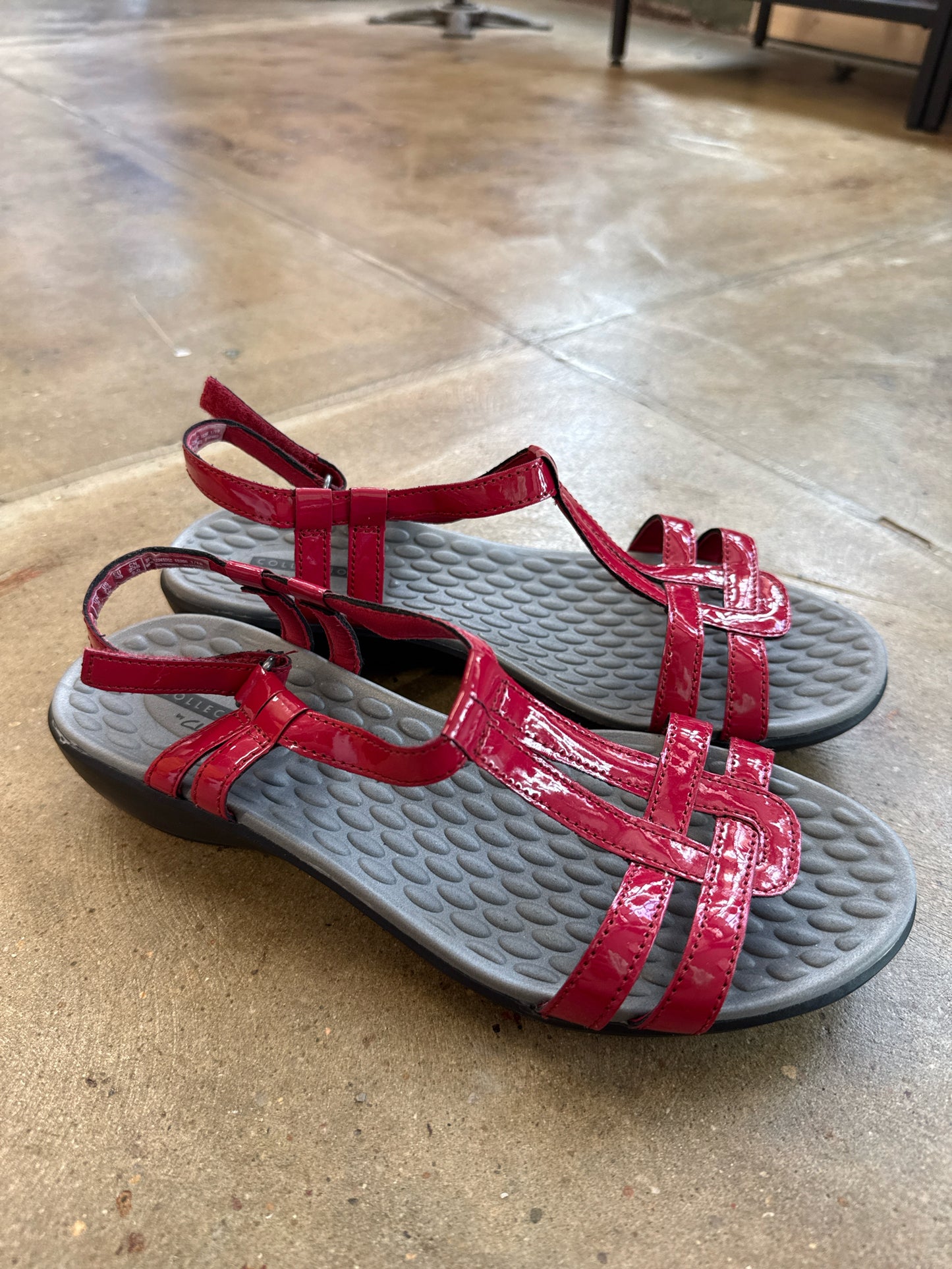 Clarks Shoe Size 7.5 Red Sandals