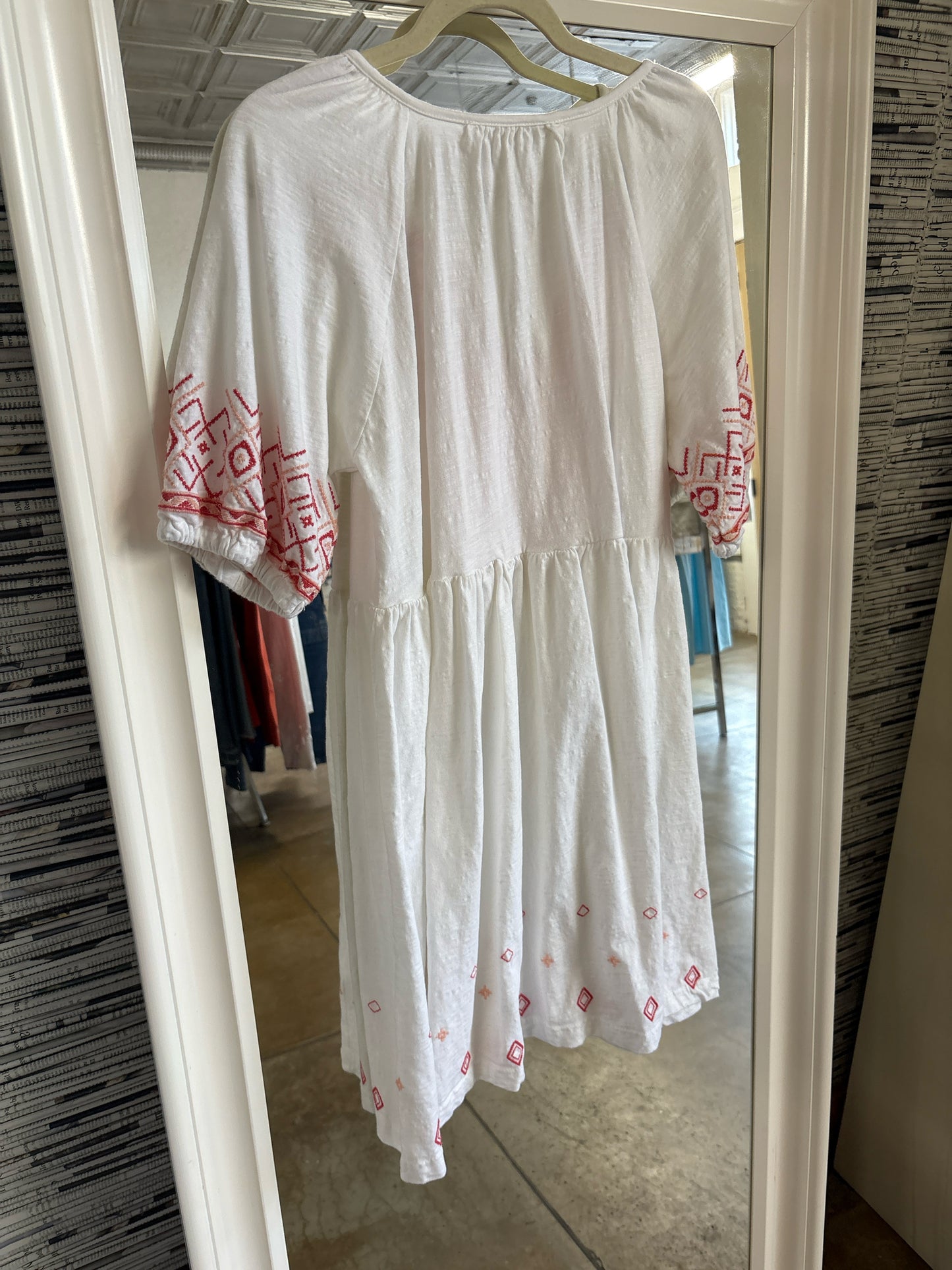 Cupio Size L White Dress