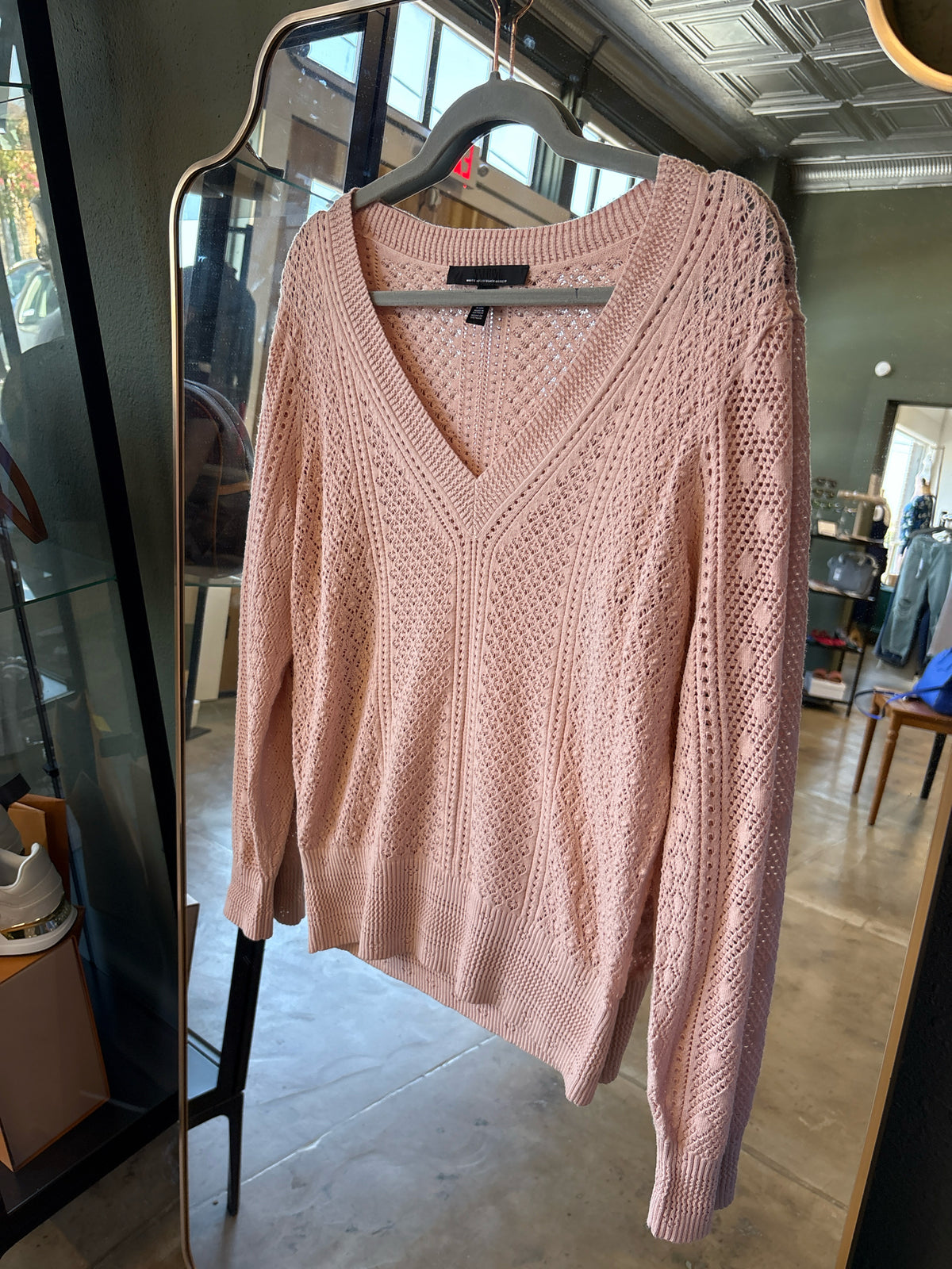White House Black Market Size L Pink Sweater