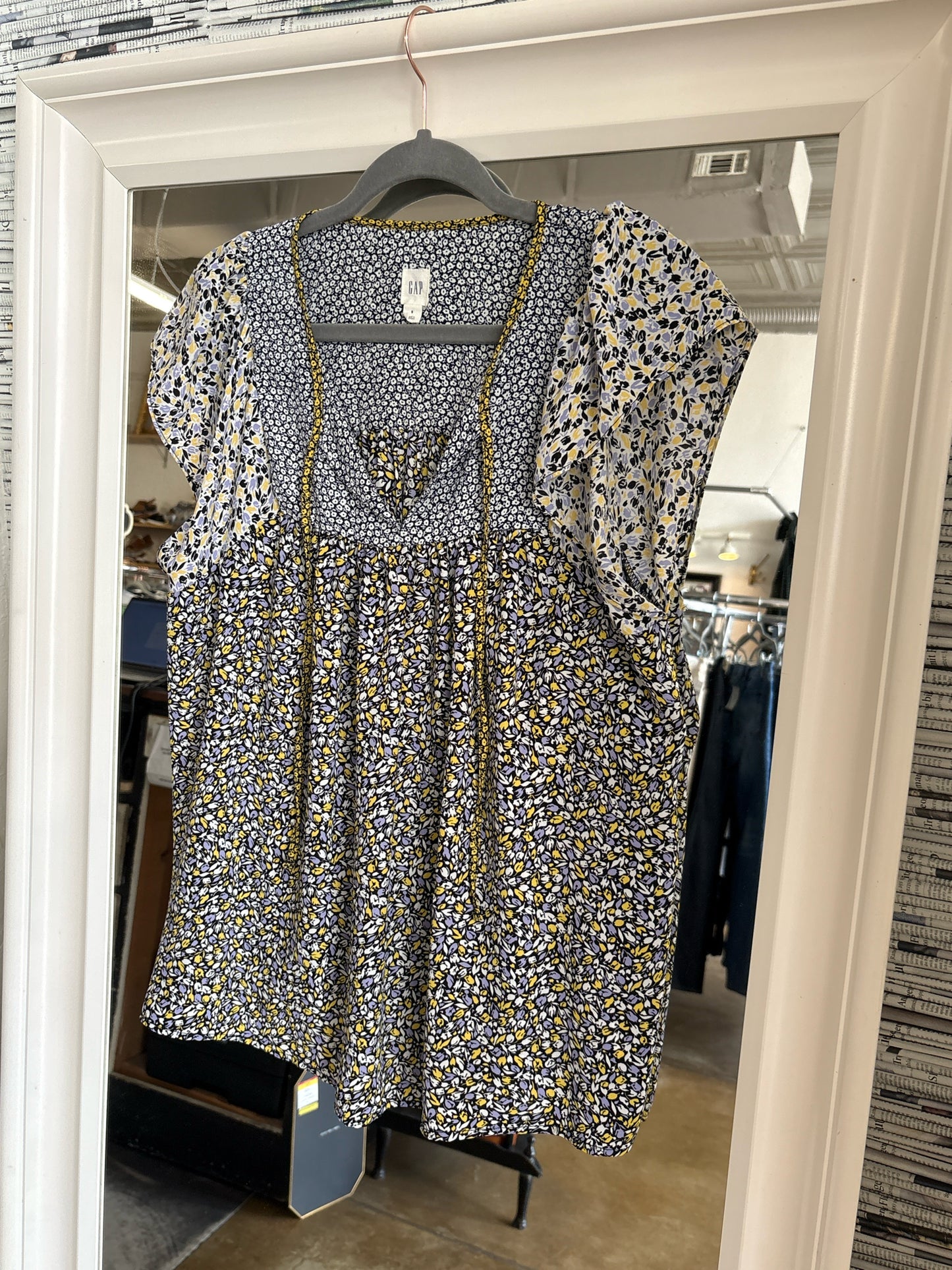 GAP Size S blue + multi Floral Top
