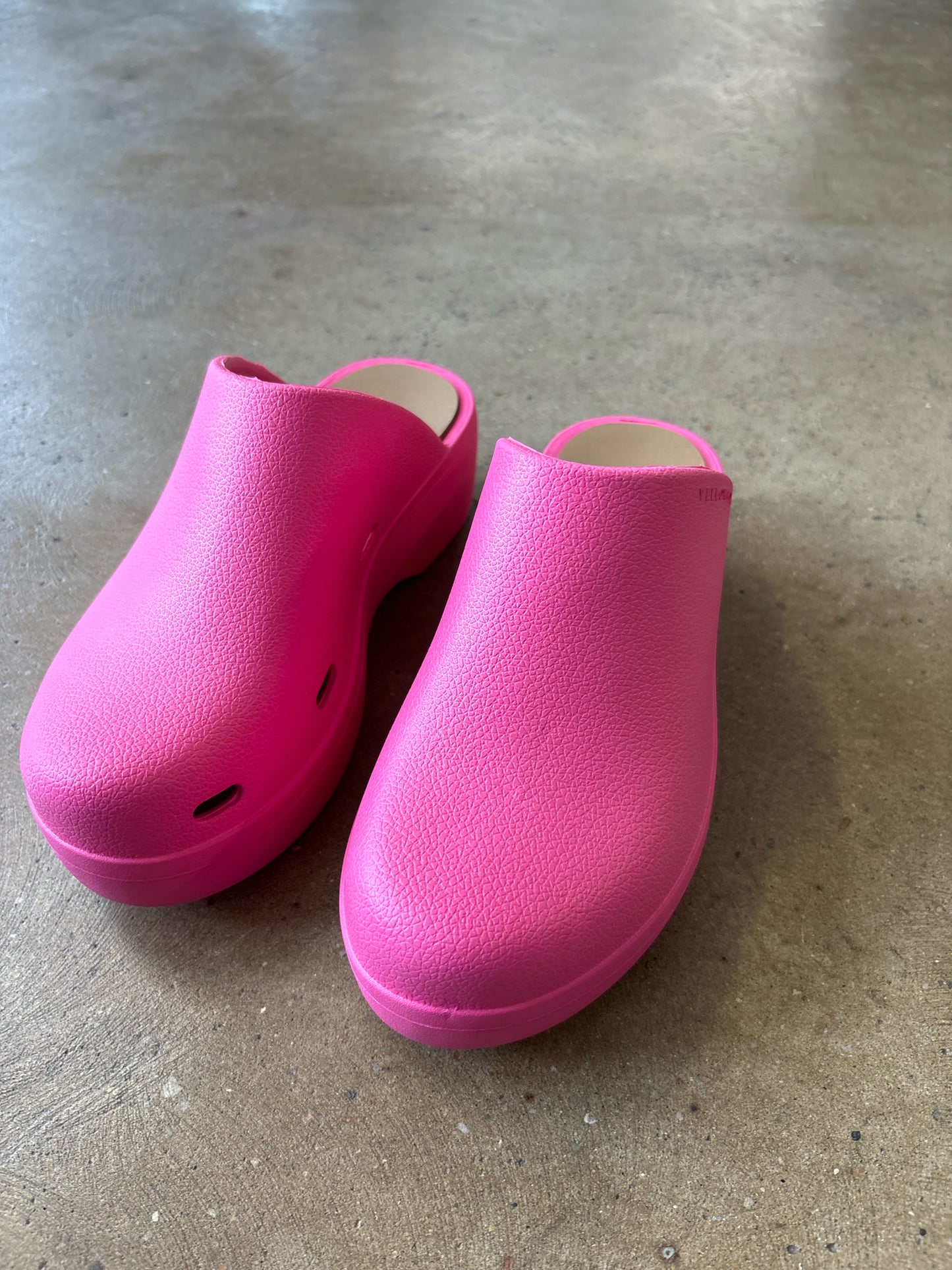 Yellow Box Shoe Size 6 Pink Clogs
