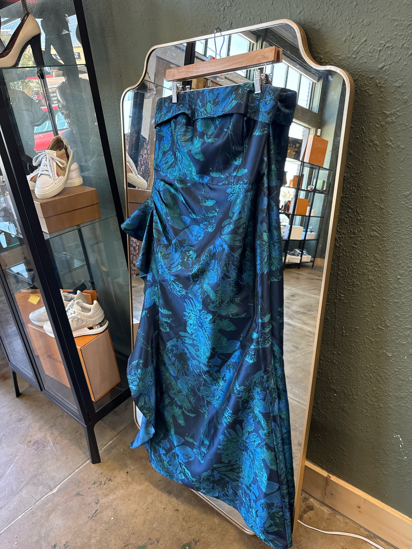 Adrianna Papell Size 16 Blue/Green Formal