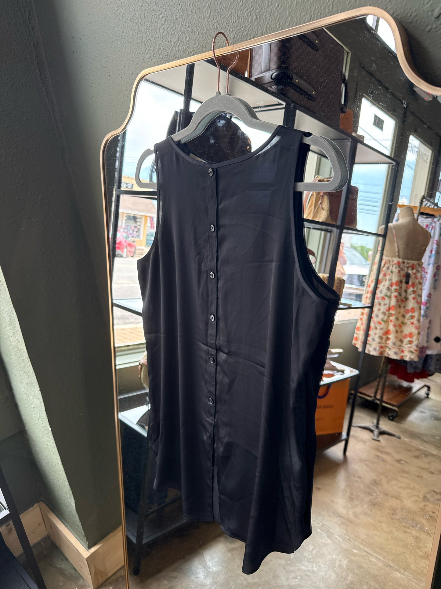 LOFT Size M Black Top