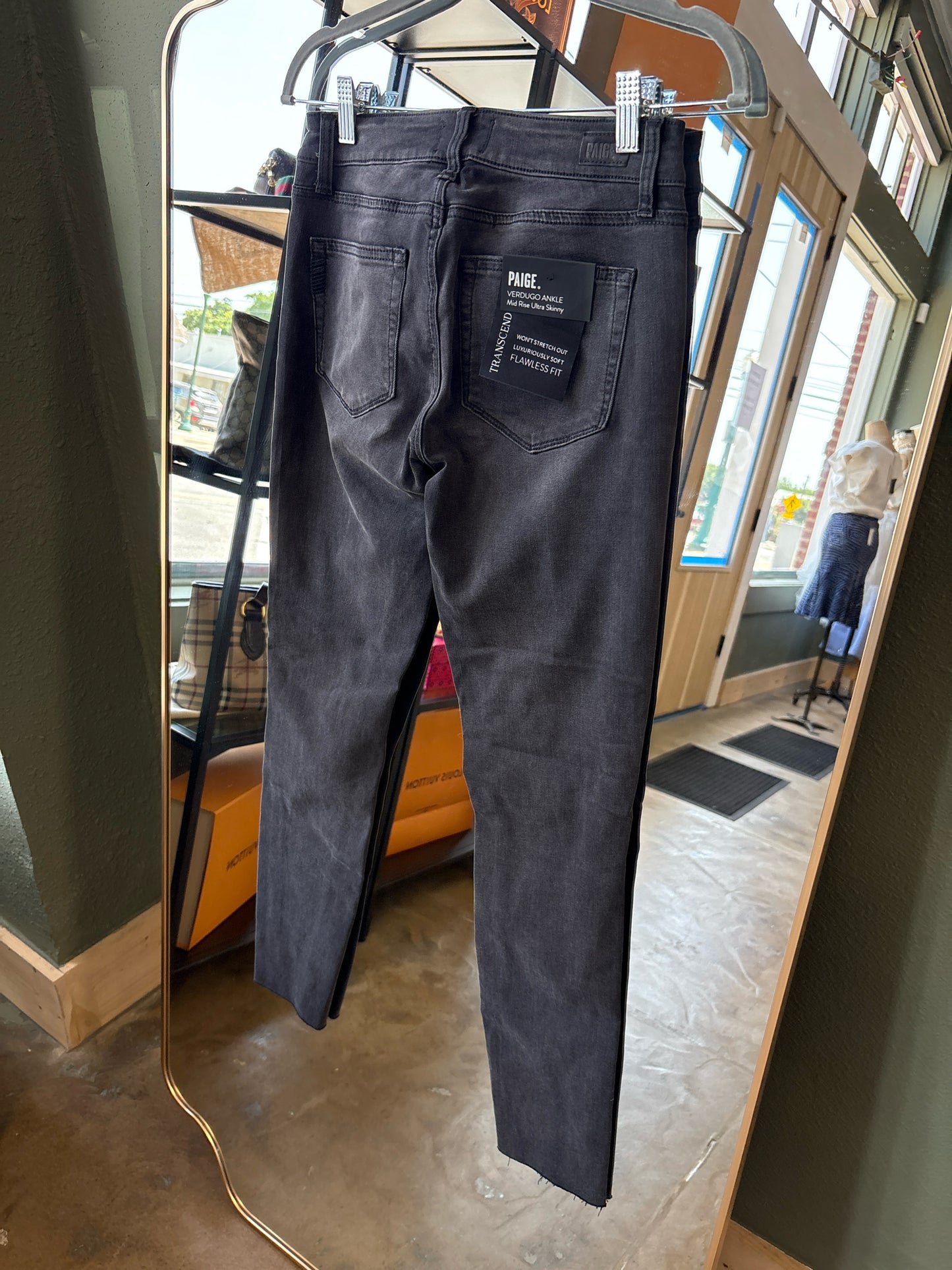 PAIGE Size 27 Black Jeans