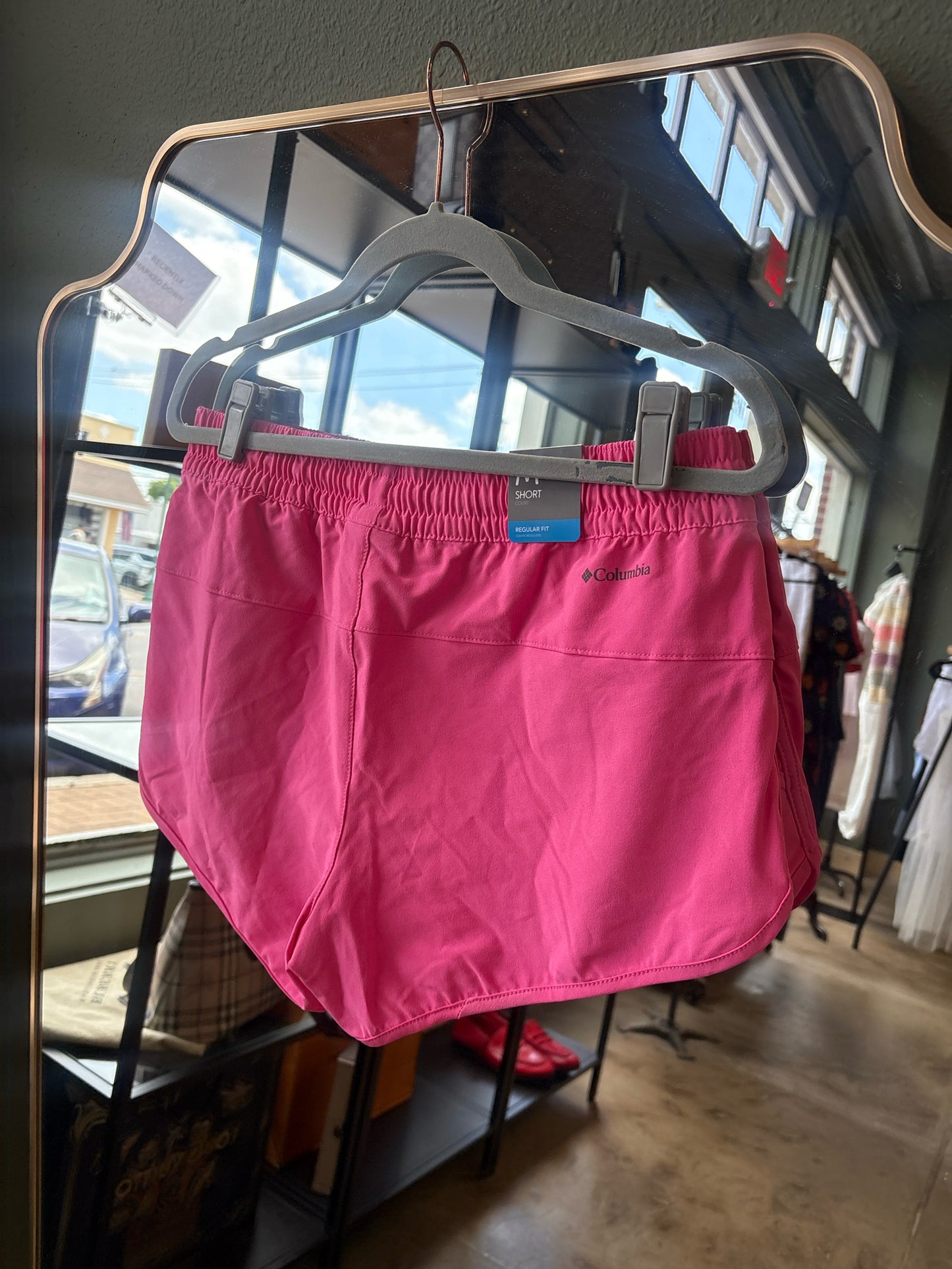 Columbia Size M Pink Shorts