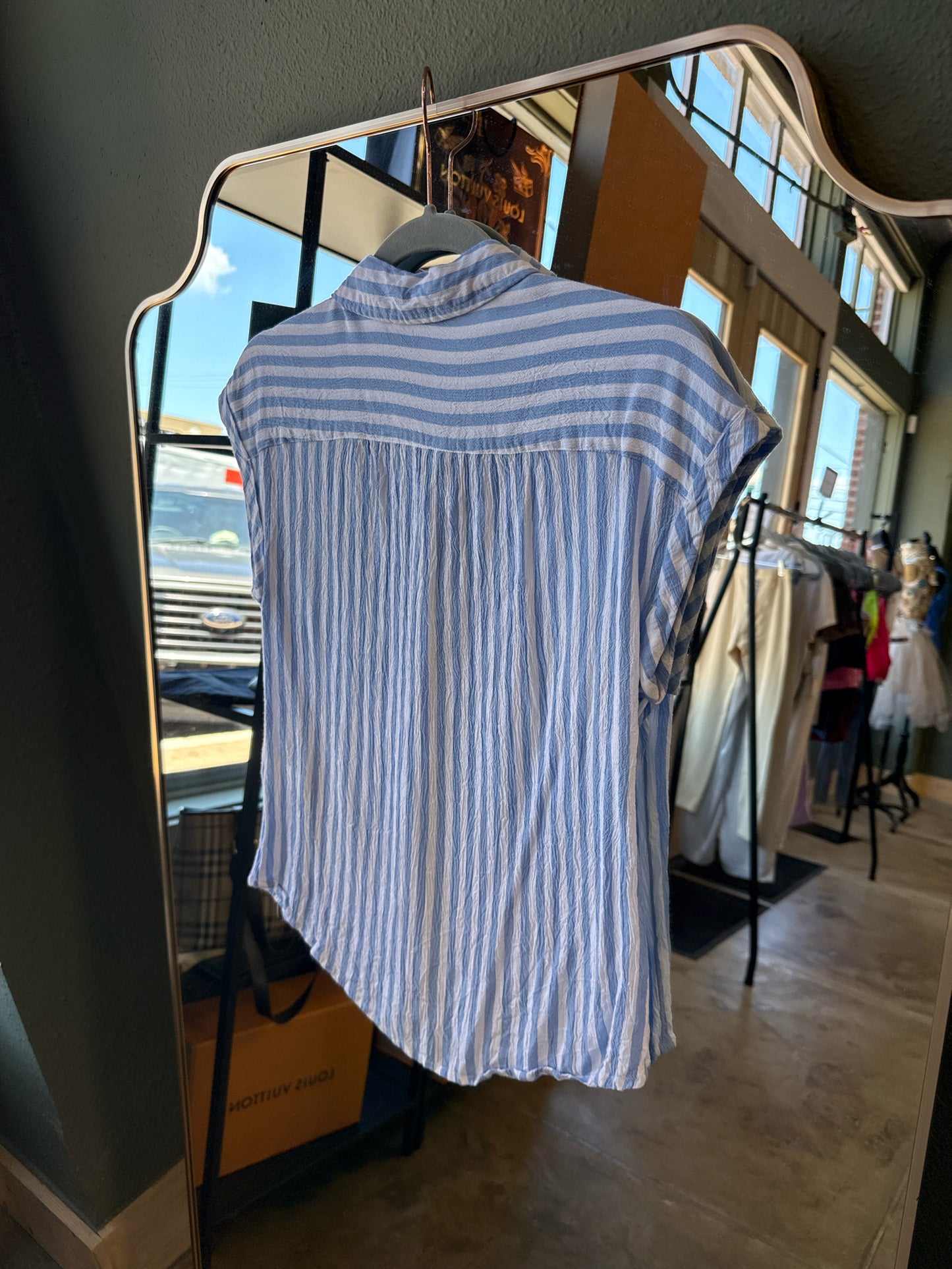 Lucky Brand Size S Blue/White Top
