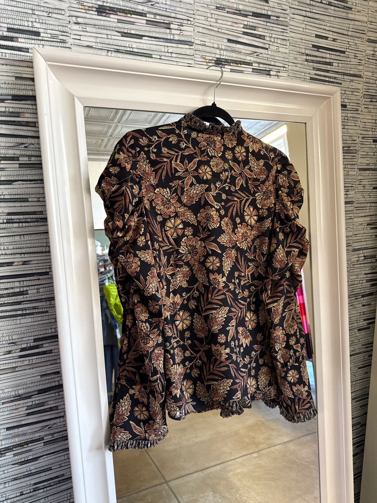 MISA Size S Black/Brown Top