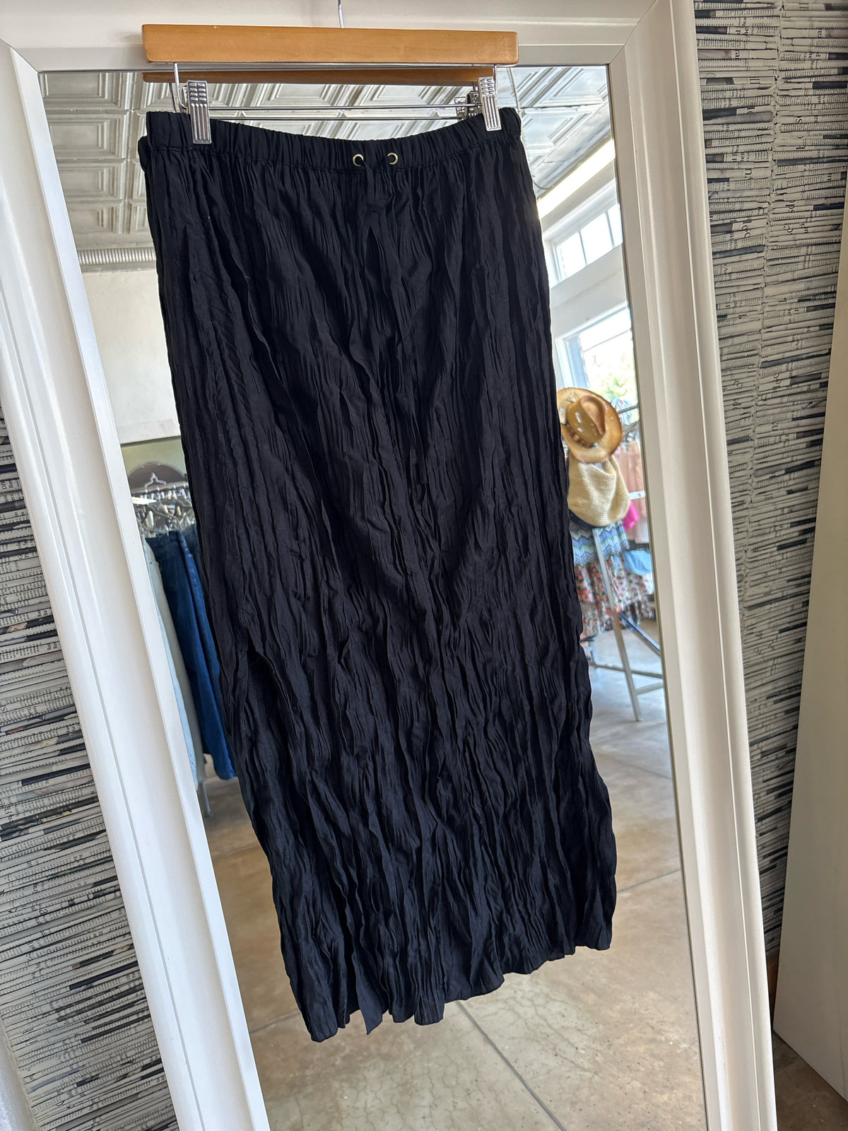 J. CREW Size M Black Skirt