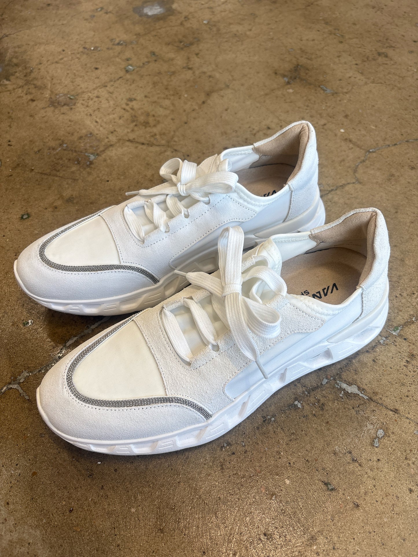 Vaneli Shoe Size 8.5 Ivory Sneakers