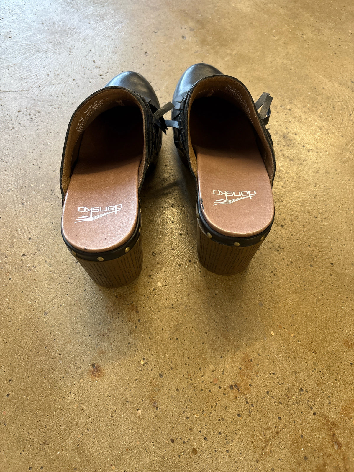 Dansko Shoe Size 36 Black Clogs