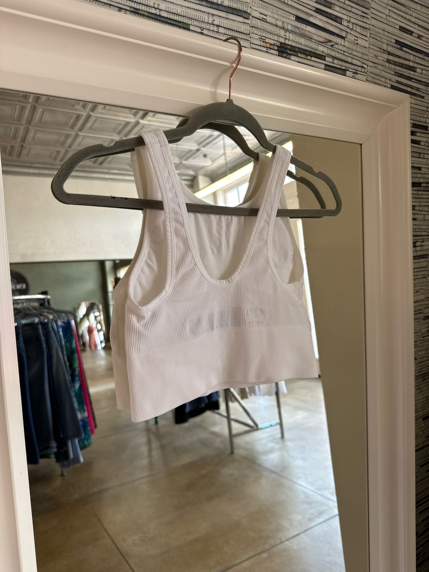 VICTORIA SPORT Size M White Sportsbra