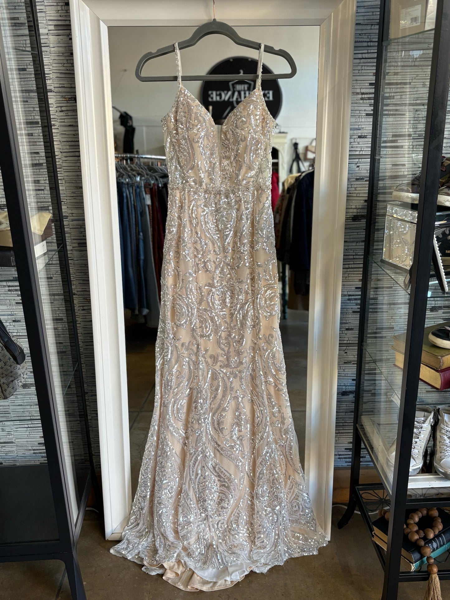 ellie wilde Size 2 Cream/Silver Beaded Formal