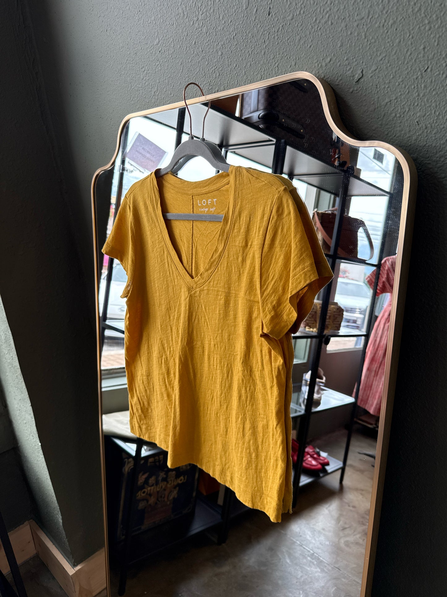 LOFT Size M Mustard Tee