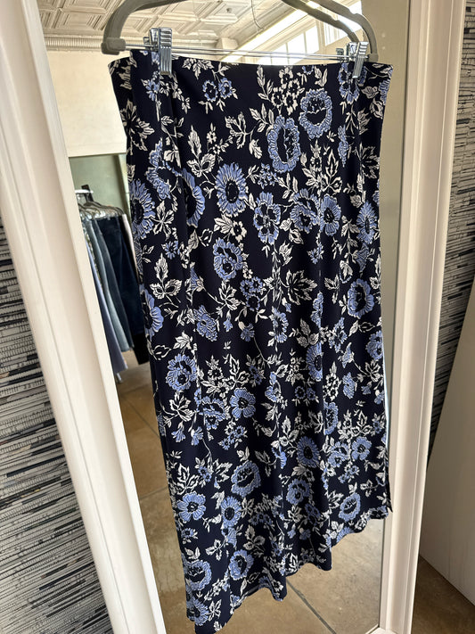LOFT Size L Navy Skirt