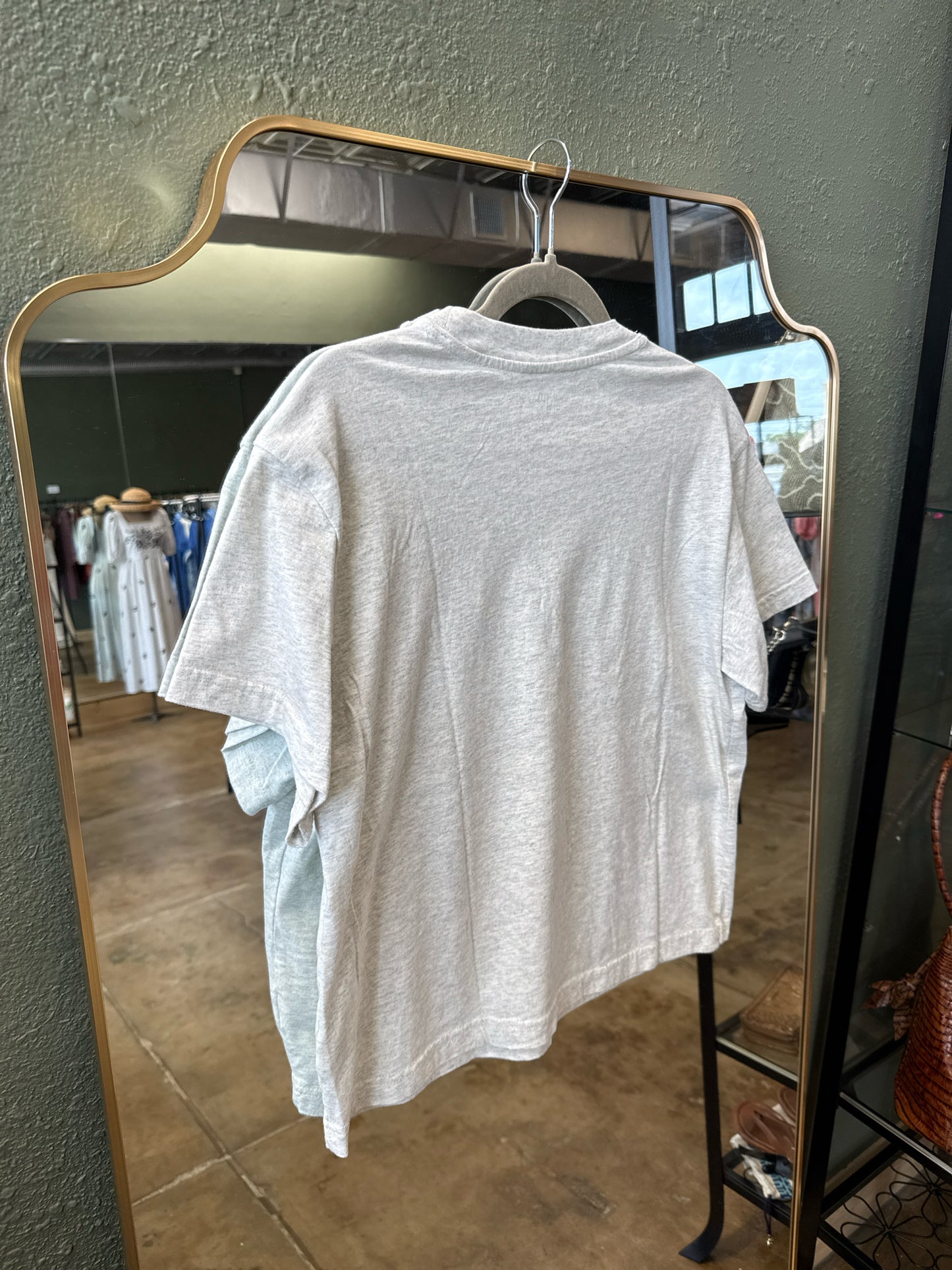 GAP Size M Cream/multi Tee