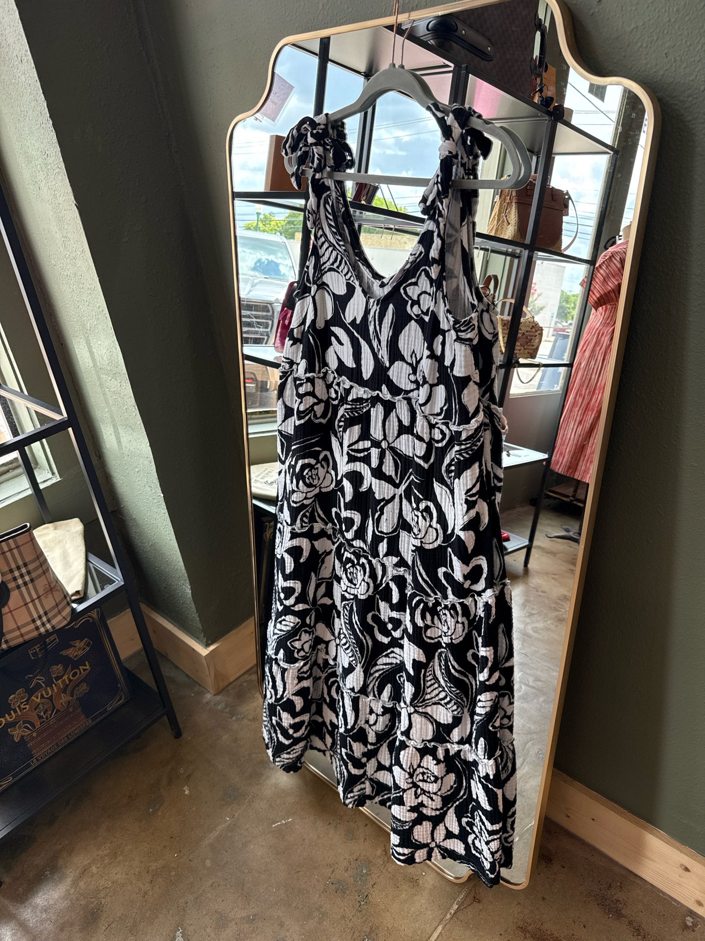 Isabel Size M Black/White Dress