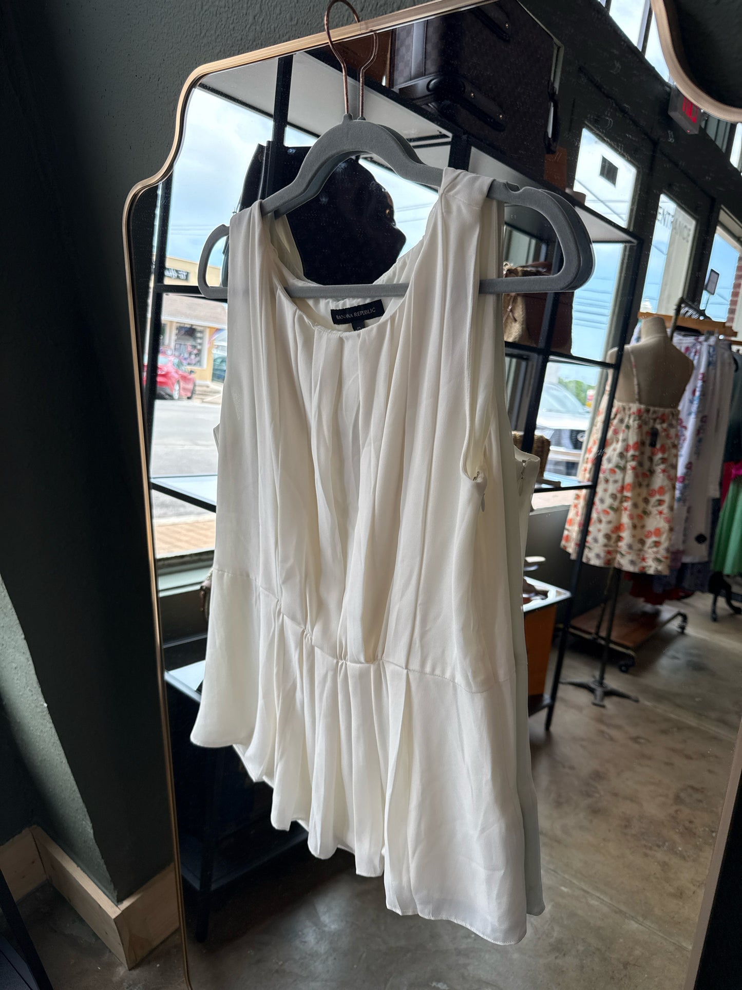 Banana Republic Size 12 Cream Top