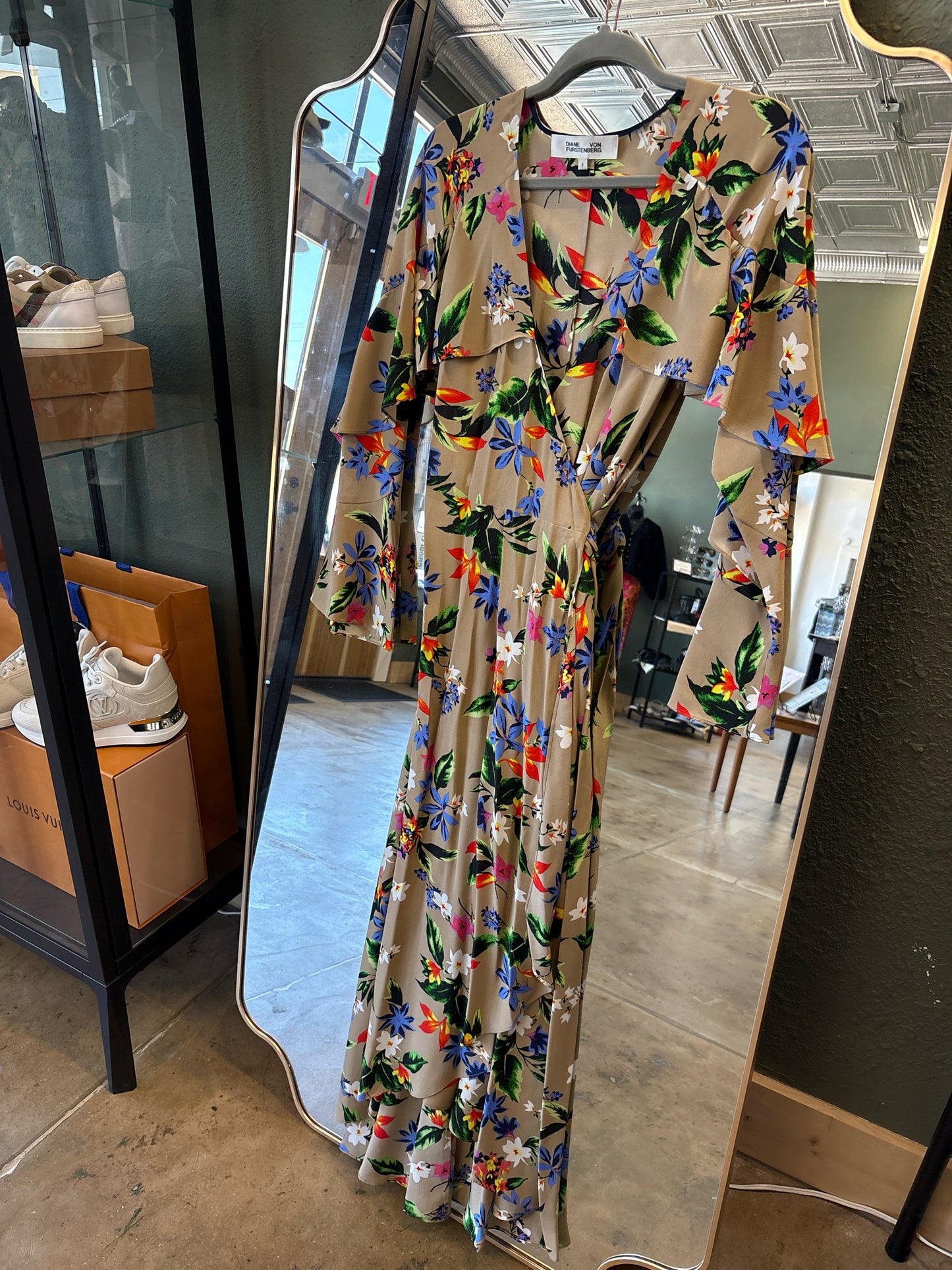 Diane VonFurstenburg Size S tan multi Dress