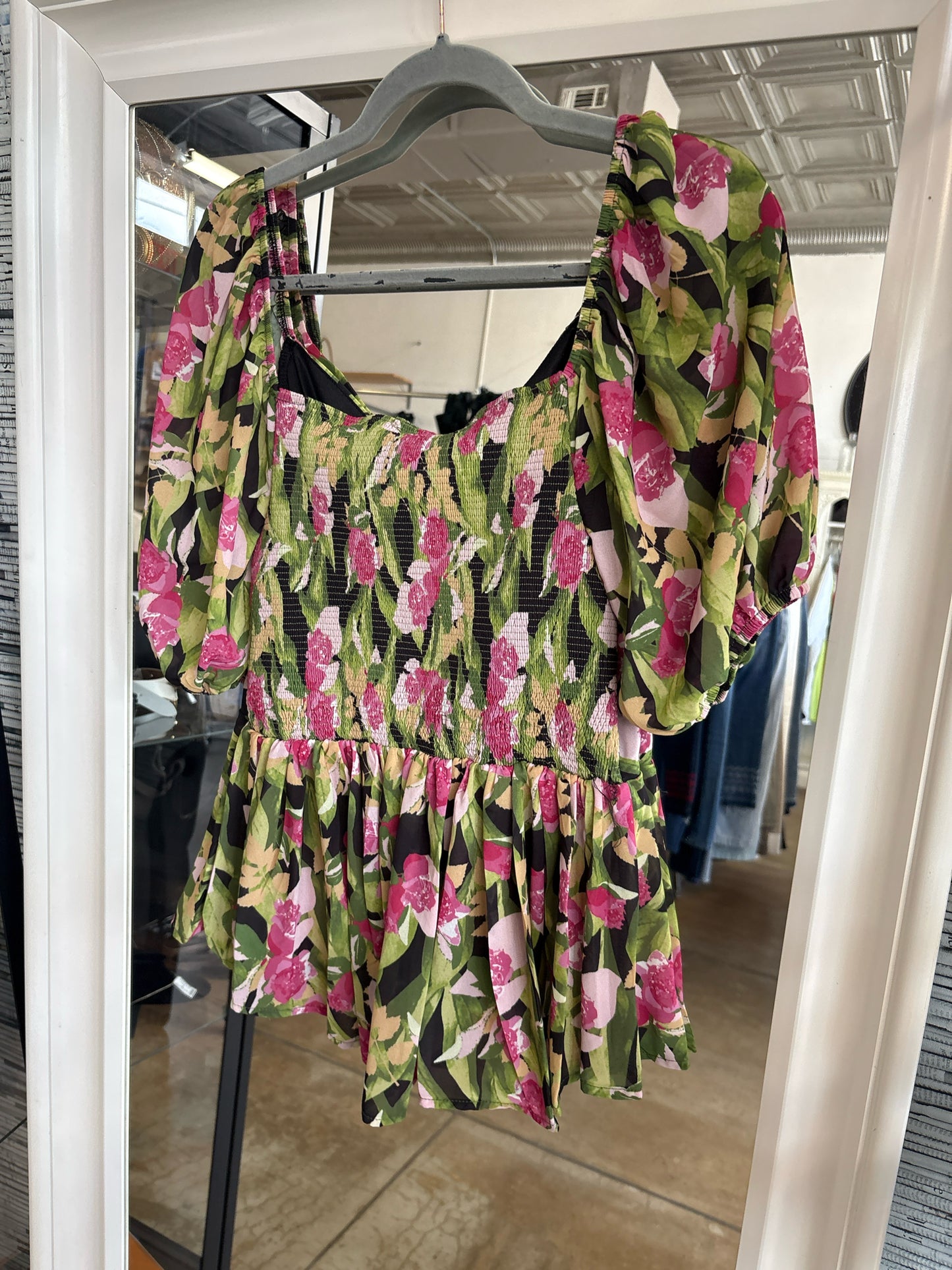 Flying Tomato Size L Green/Pink Floral Top