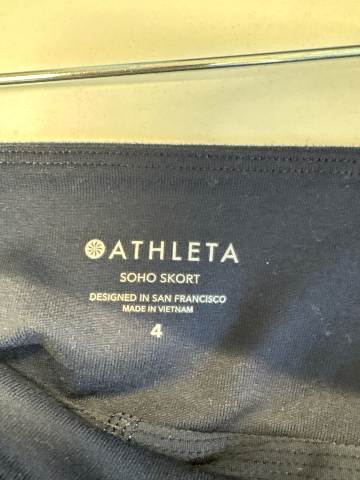 ATHLETA Size 4 Navy Skirt