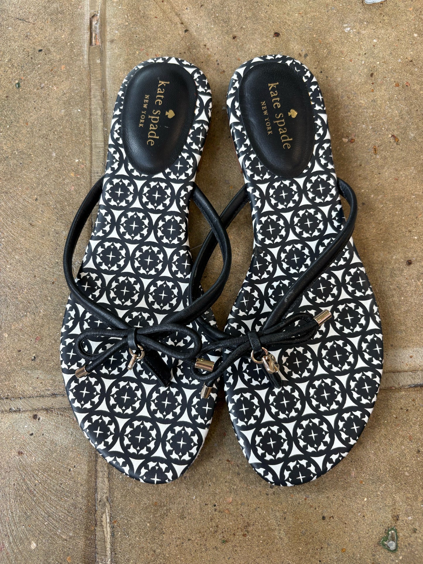 Kate Spade Shoe Size 9 Black & White Flip Flops