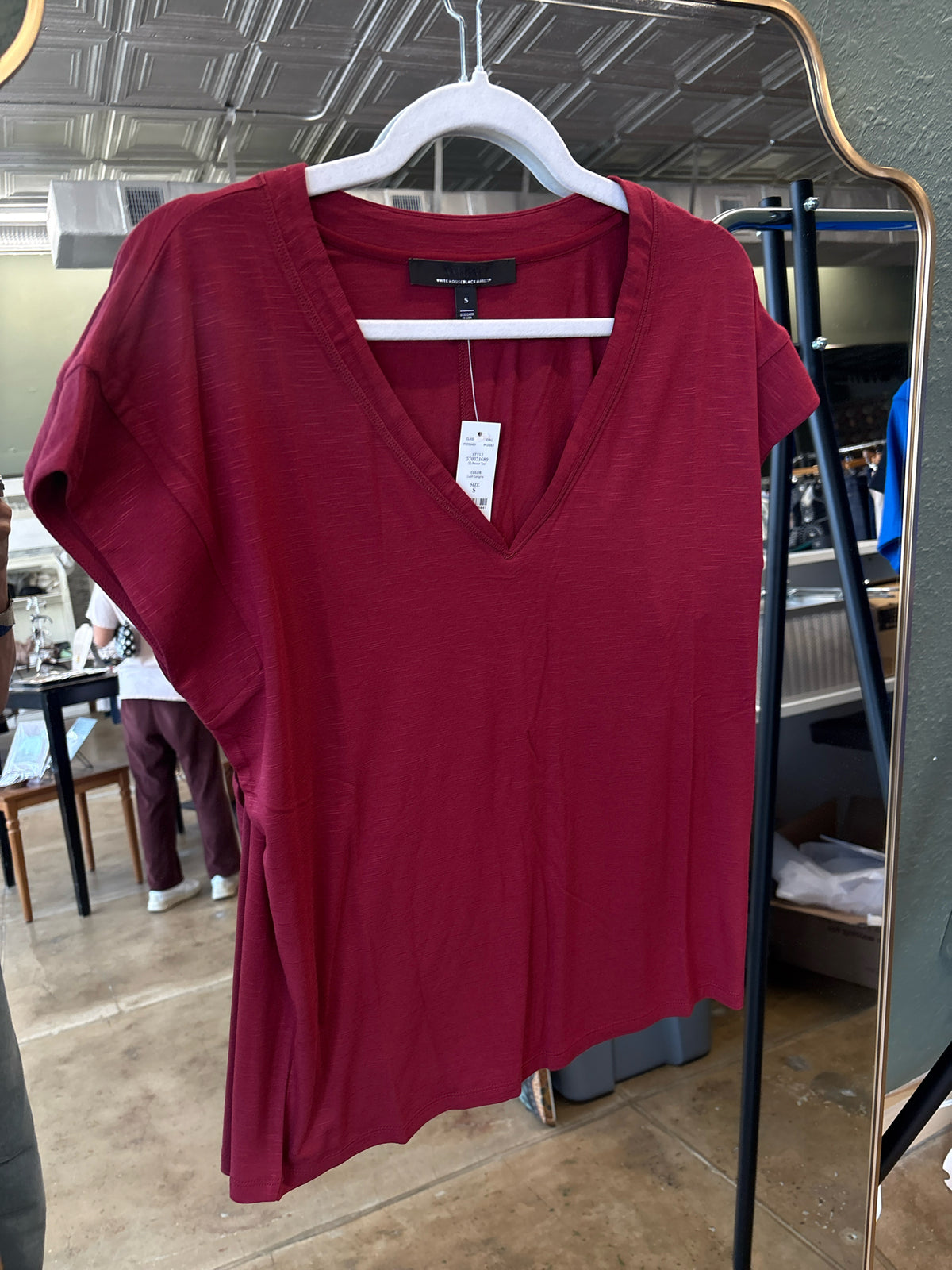 White House Black Market Size S Berry Top