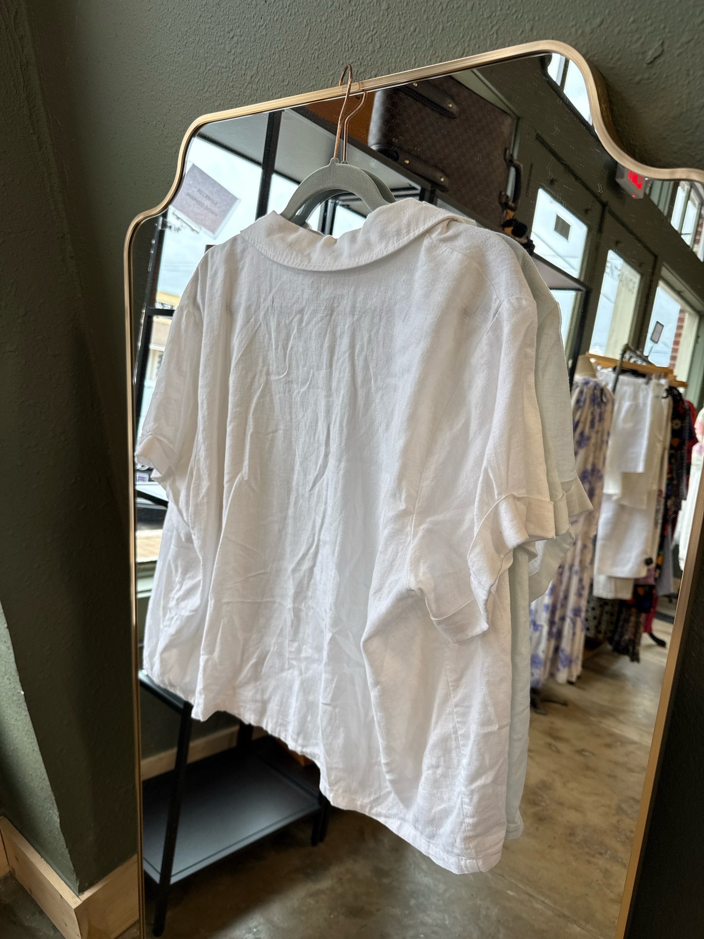 Banana Republic Size XL White Top