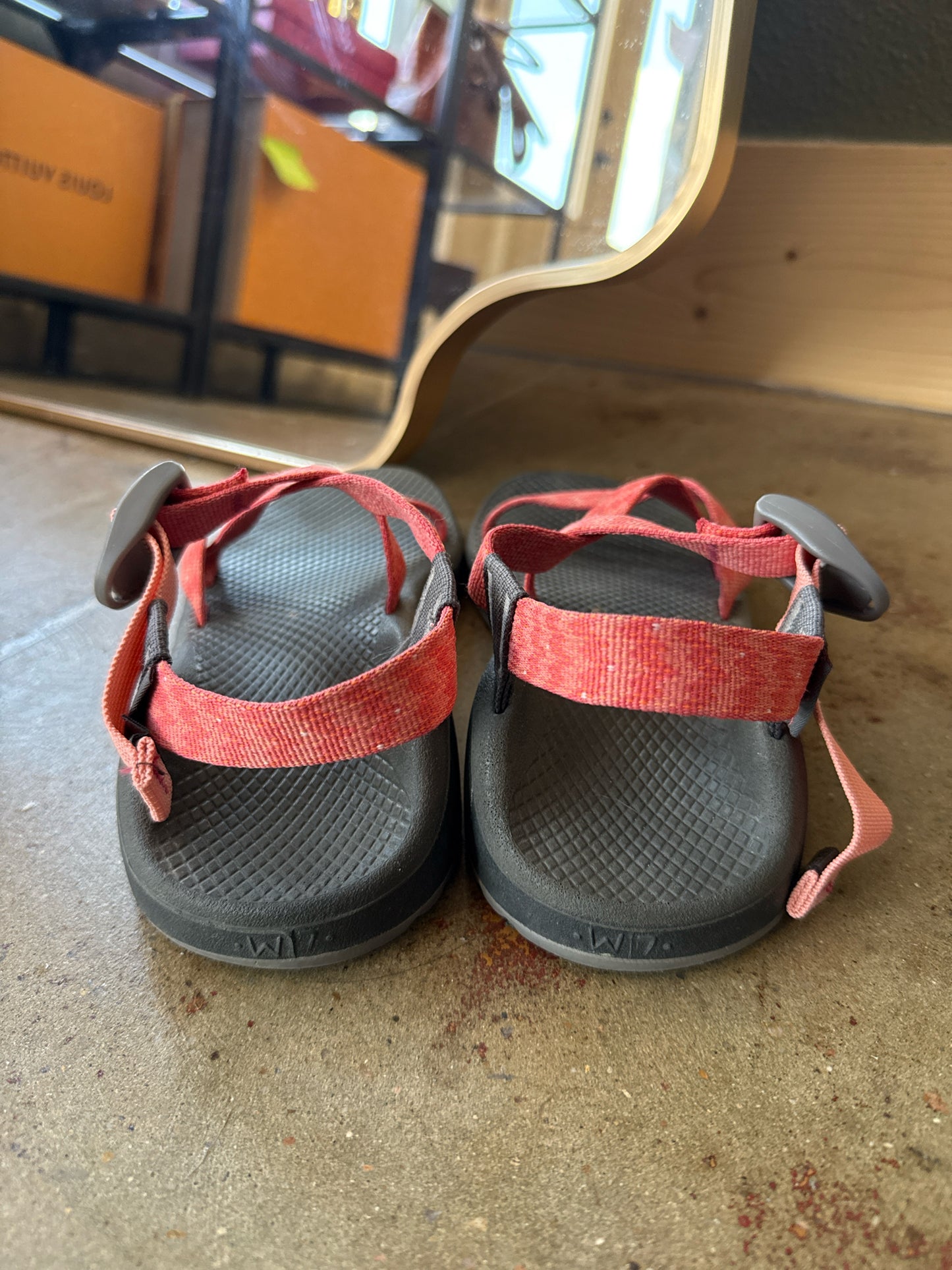 Chaco Shoe Size 7 Coral Sandals