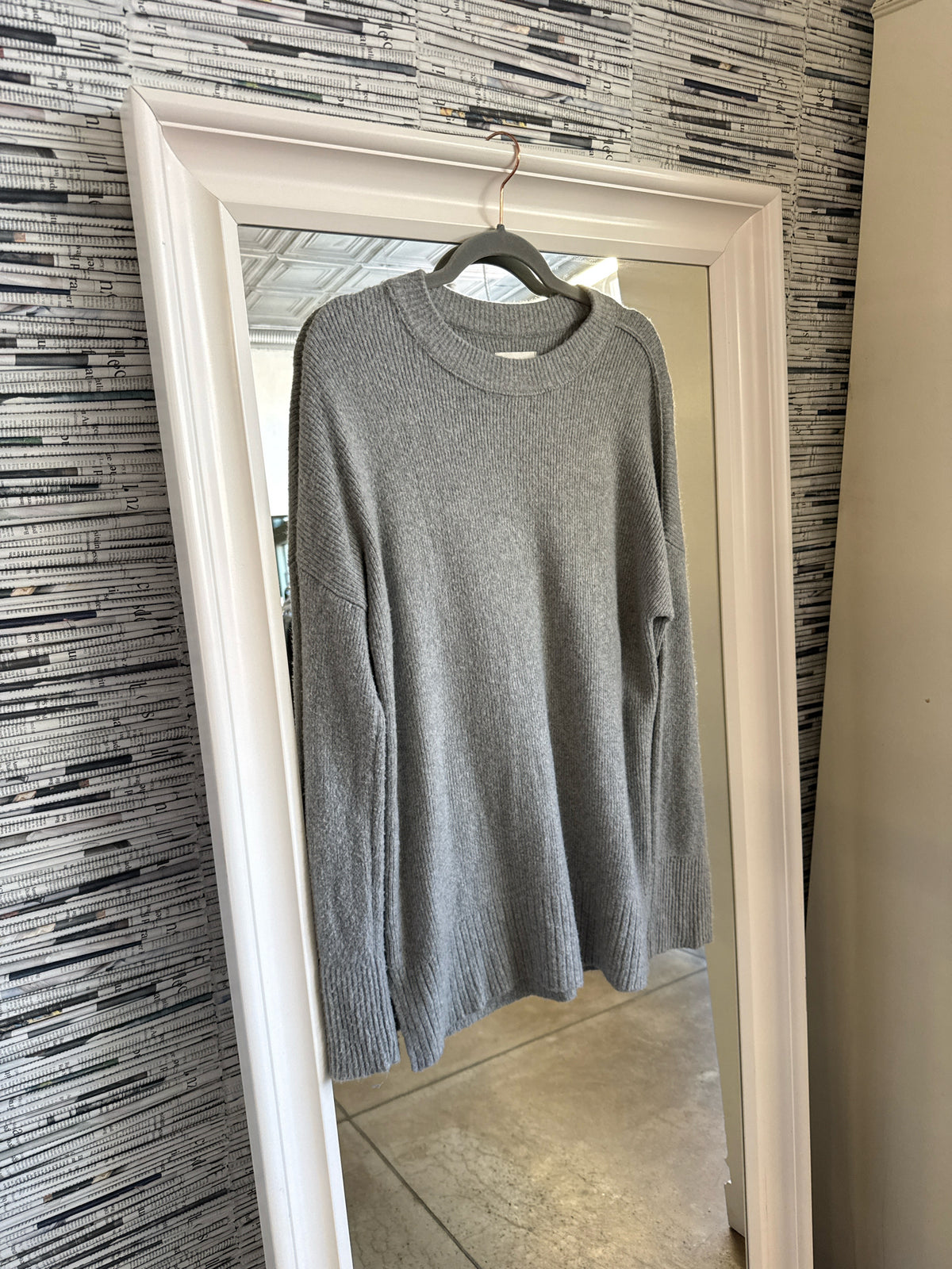 Abercrombie & Fitch Size M Gray Sweater