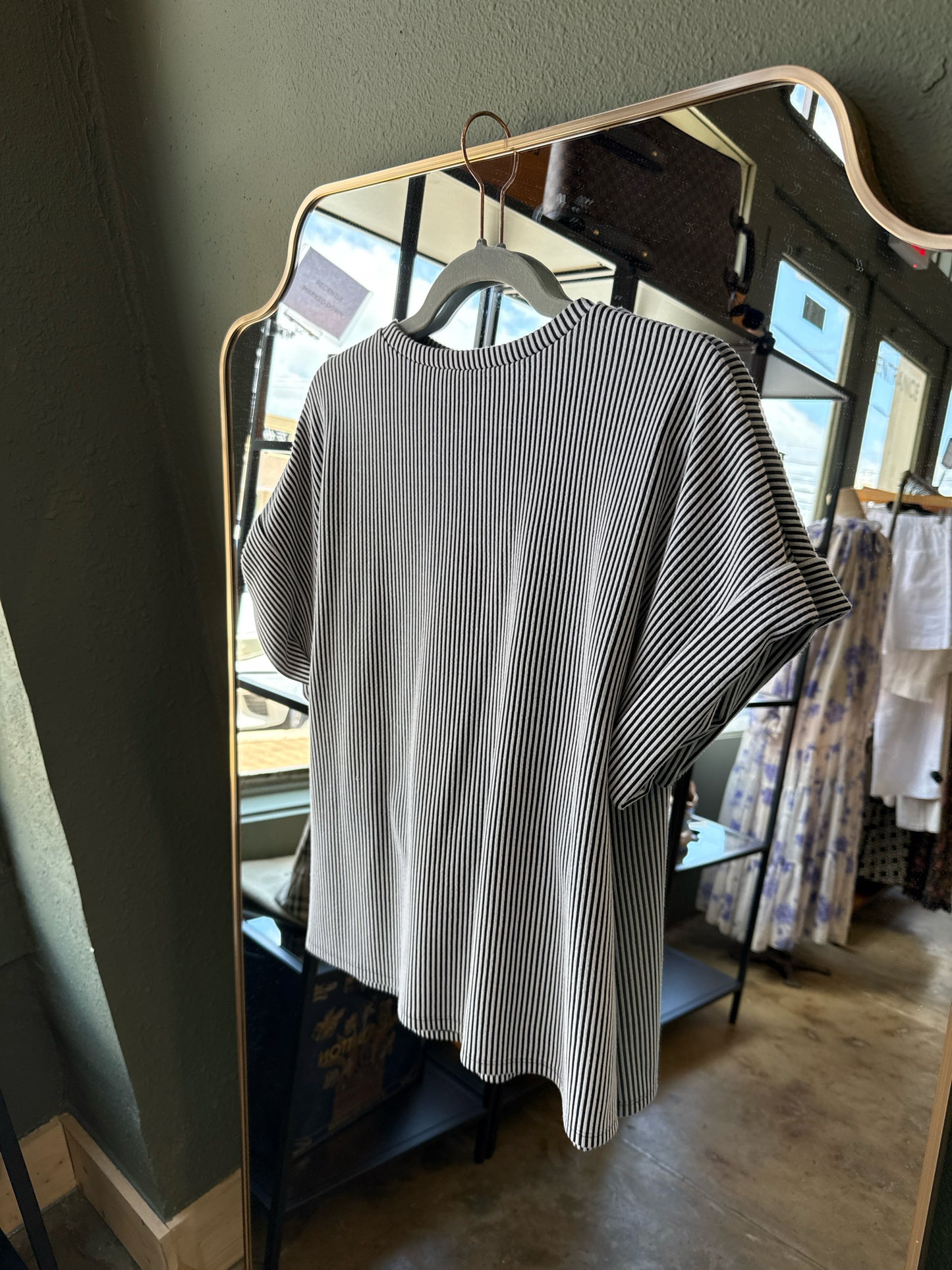 EXPRESS Size S Black/White Top