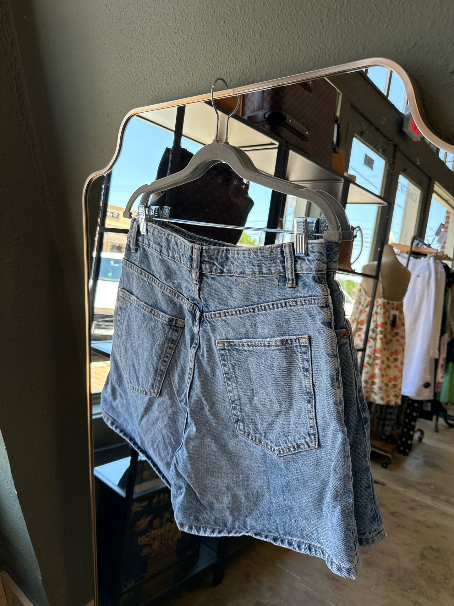 ZARA Size 8 Denim Shorts