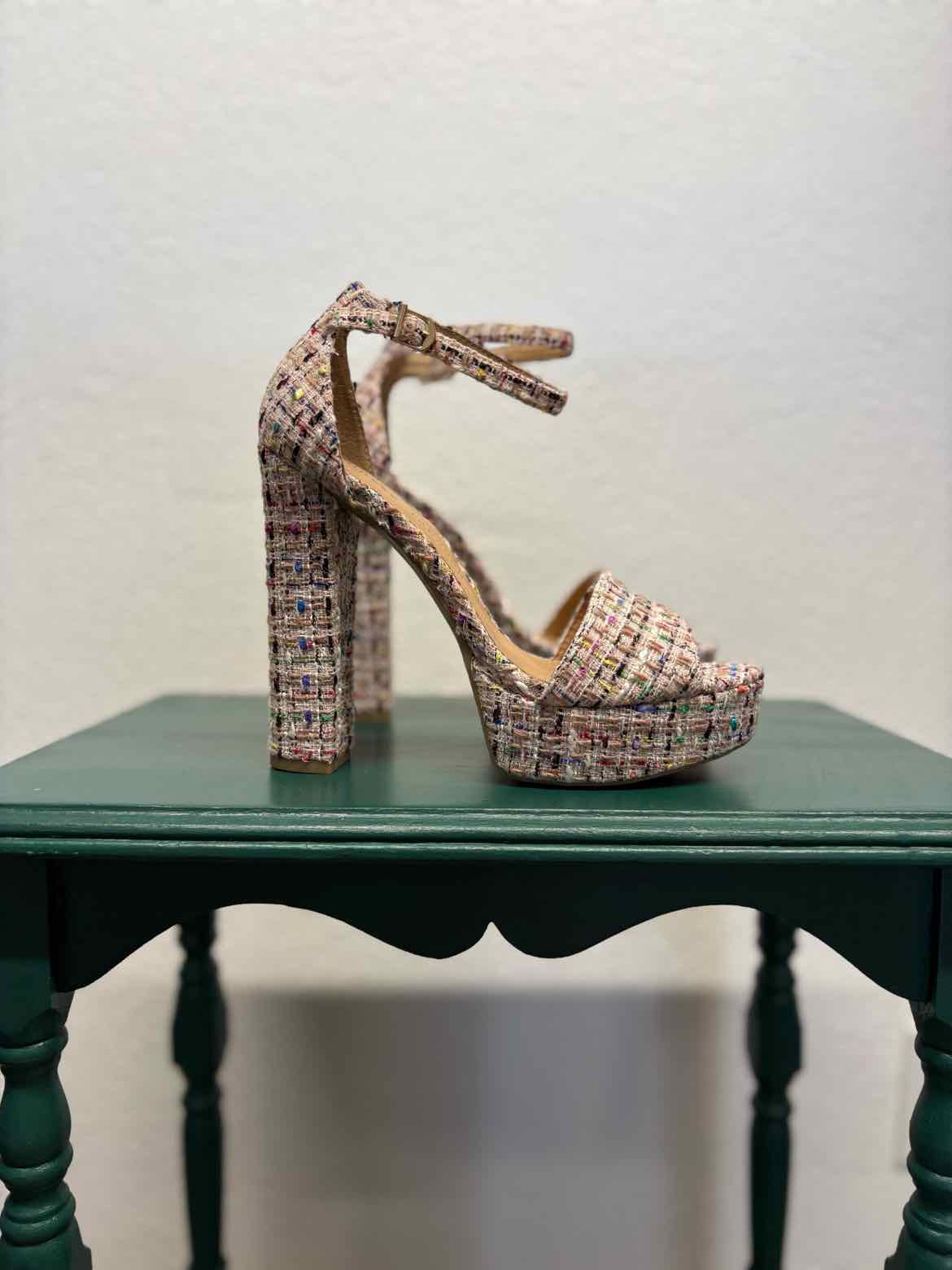 Chinese Laundry Shoe Size 8.5 blush/multi Tweed Heels