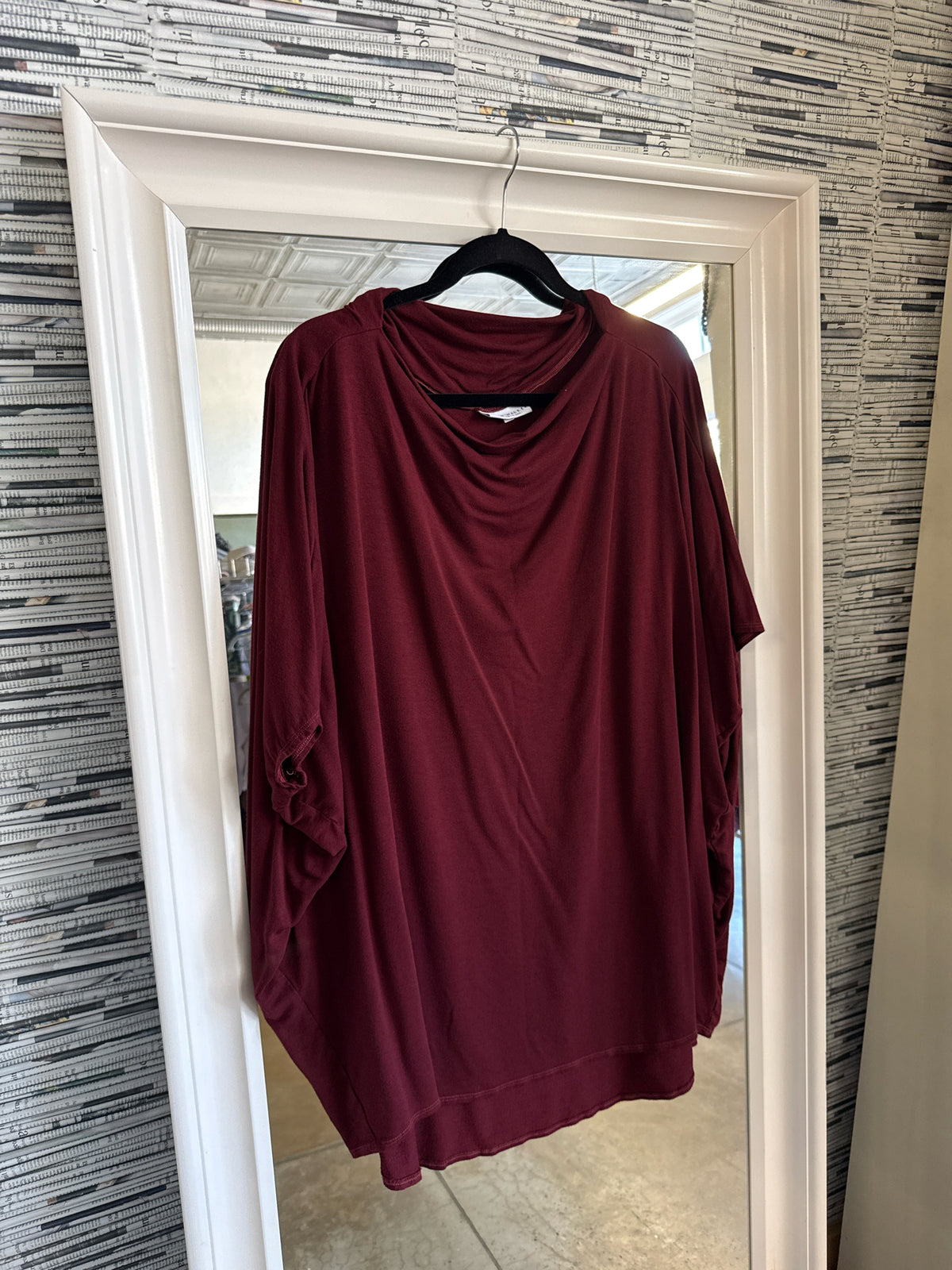 Bryn Walker Size M Maroon Top