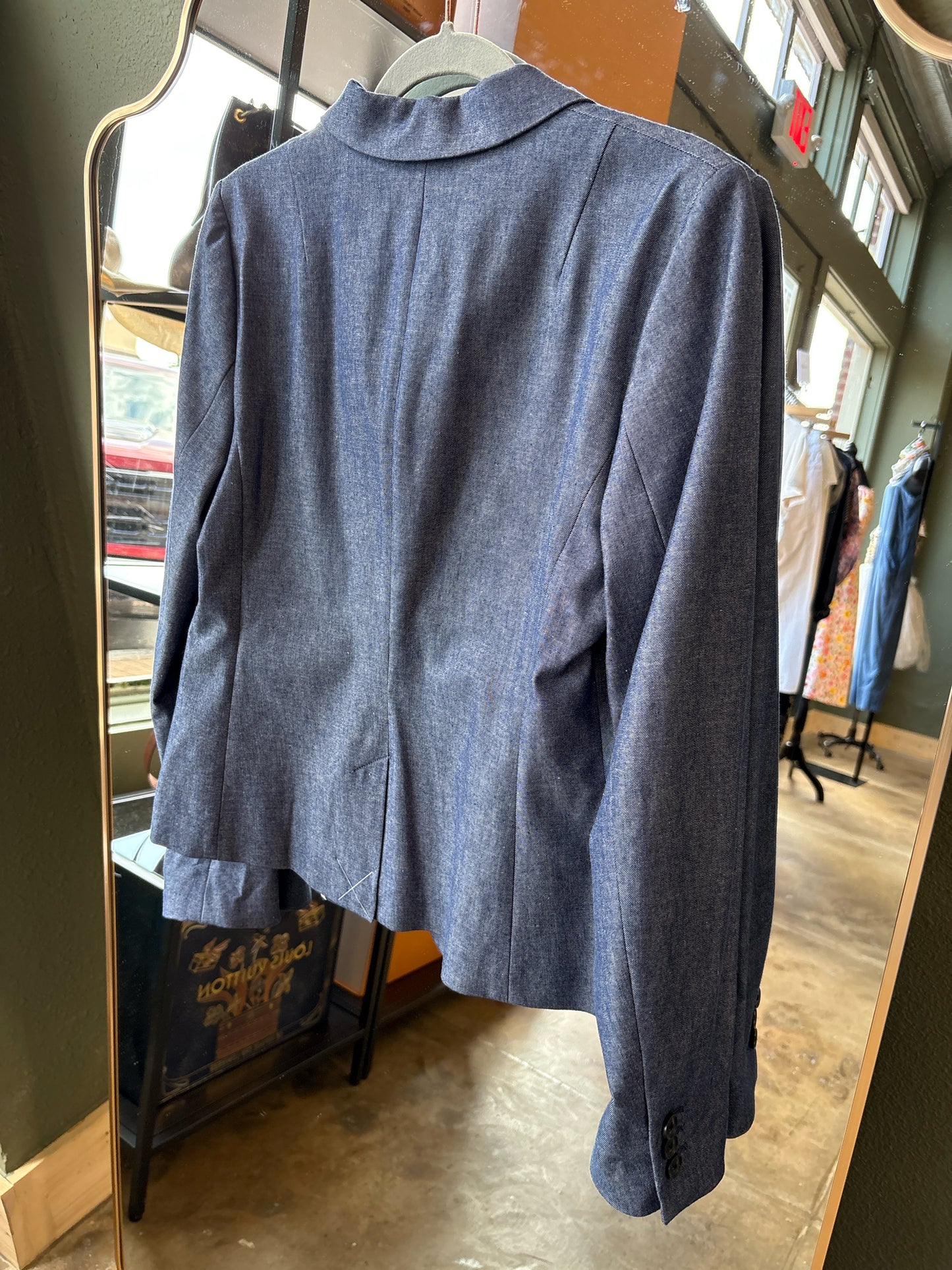 Banana Republic Size 8 Chambray Blazer