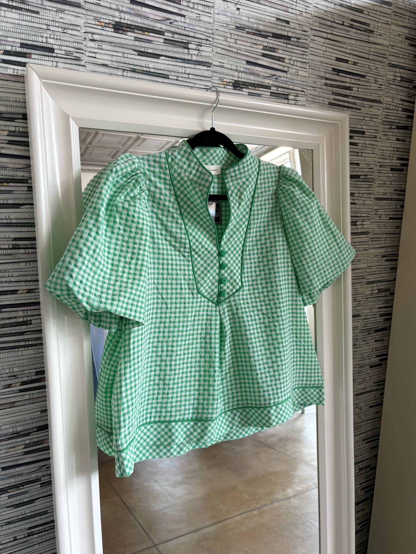 entro Size M Green/White Top