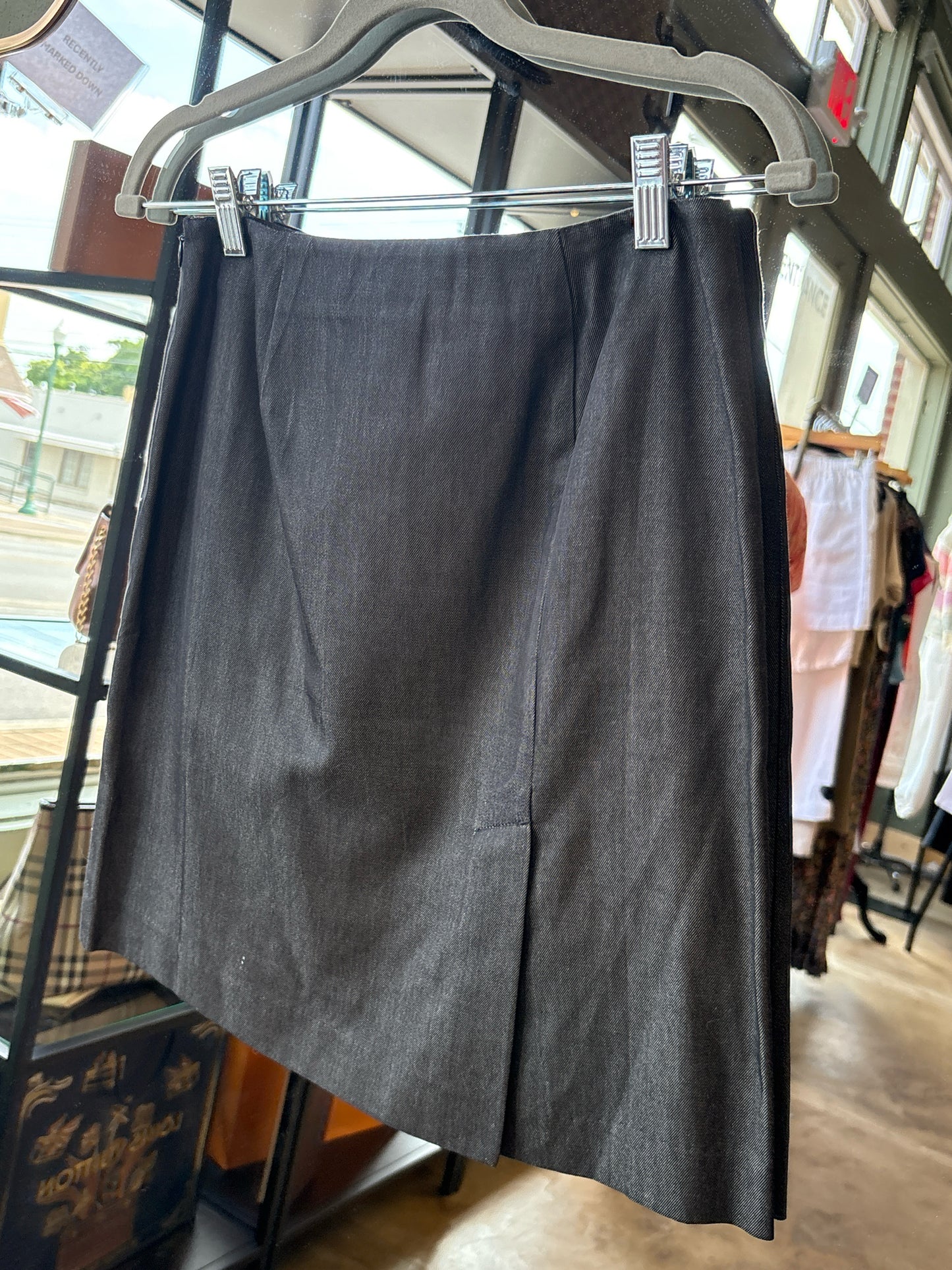 ANN TAYLOR Size 2P Black Skirt