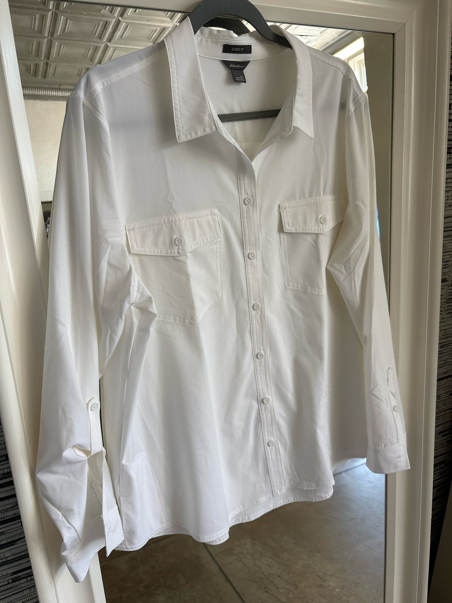 Eddie Bauer Size XL White Top