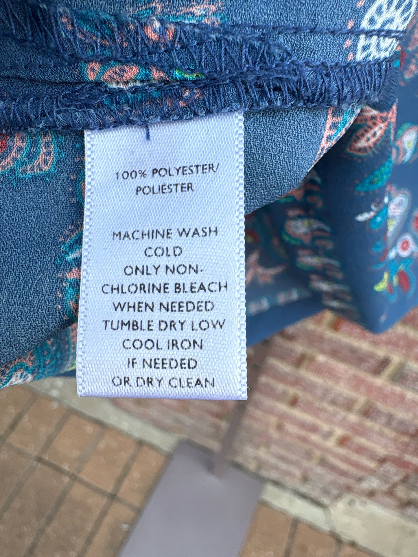 LOFT Size XSP Blue/Red Paisley Top