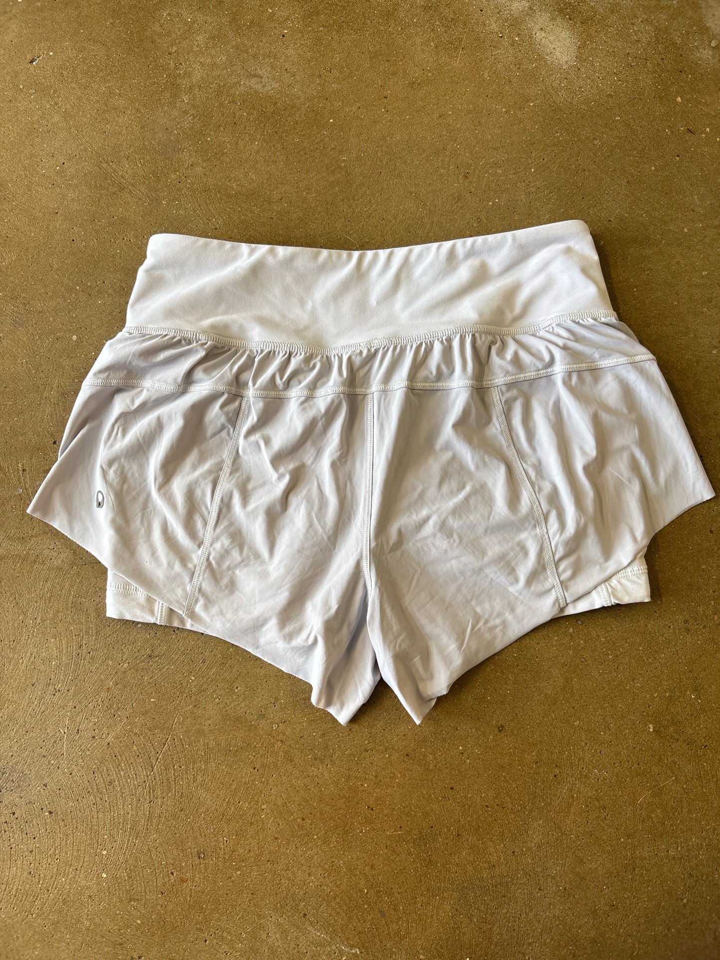Lululemon Size 6 Gray Shorts