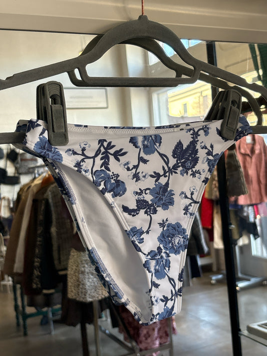 Abercrombie & Fitch Size XXS Blue/White Floral Bottom Swimwear