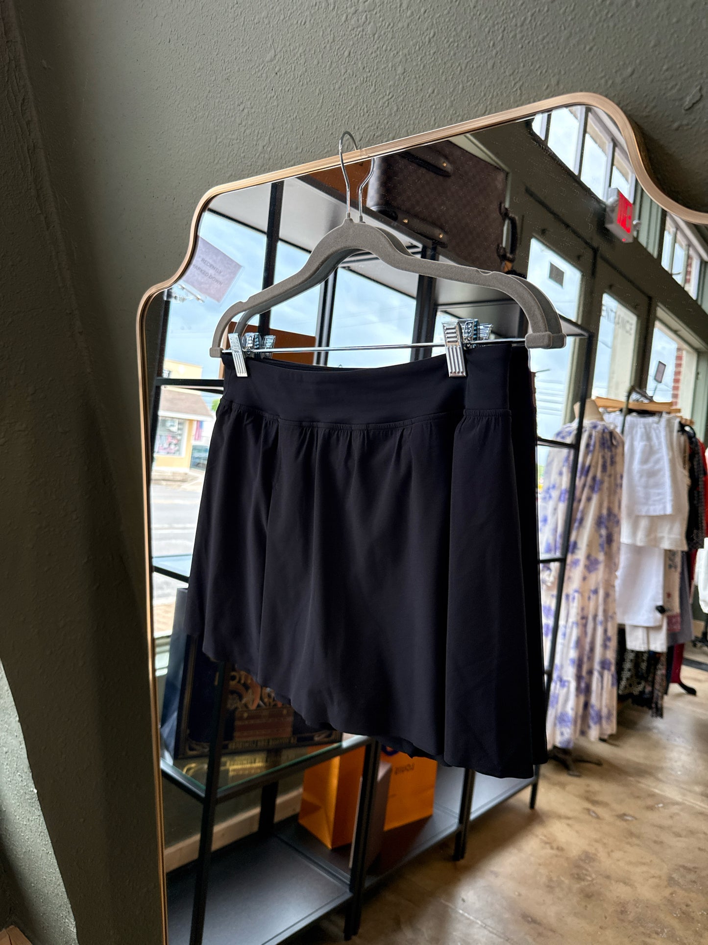 Lululemon Size M Black Skort