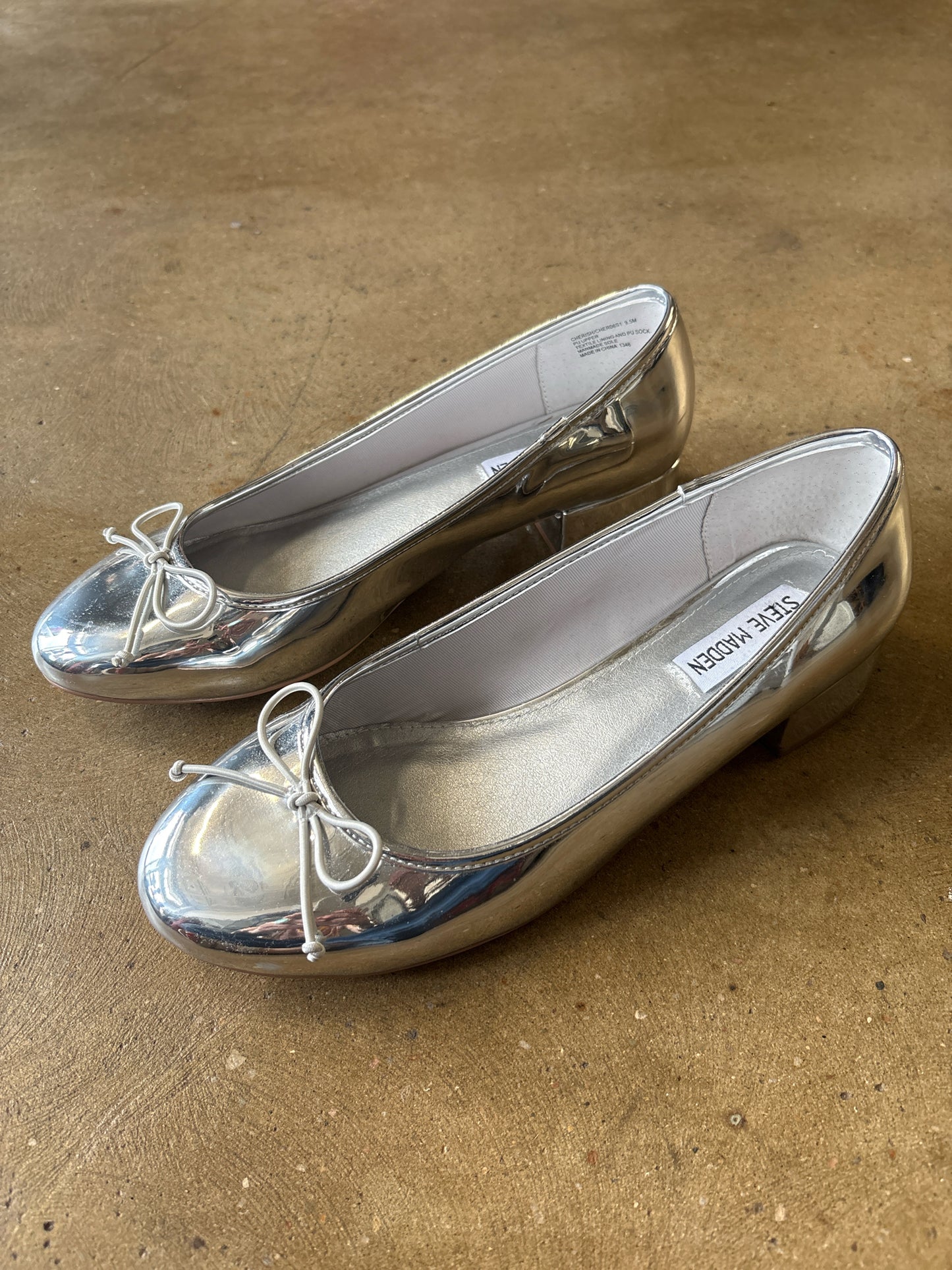 Steve Madden Shoe Size 9.5 Silver ballet Misc