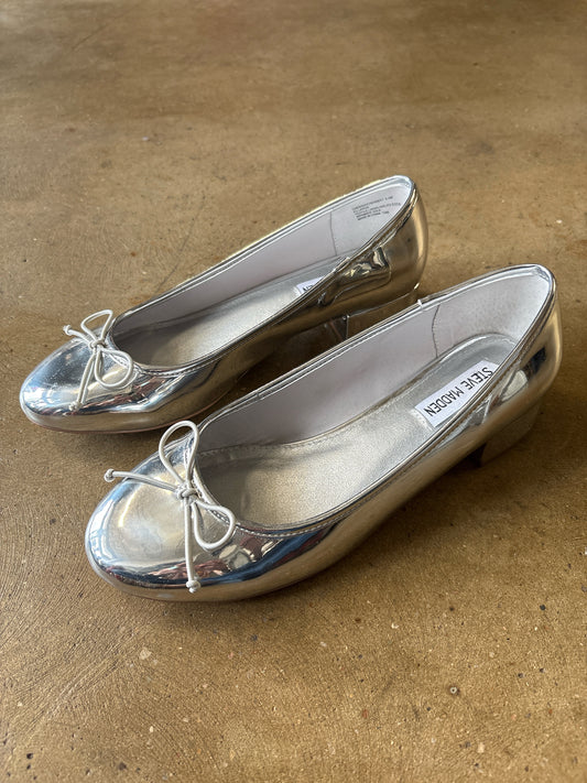 Steve Madden Shoe Size 9.5 Silver ballet Misc