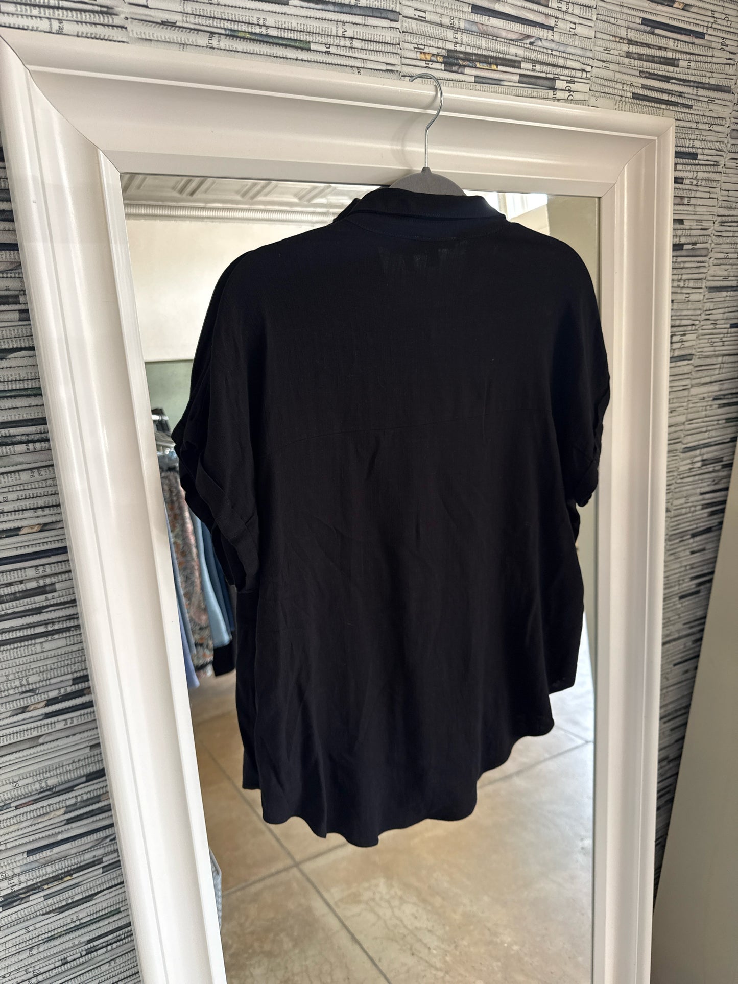 Moa moa Size XL Black Top