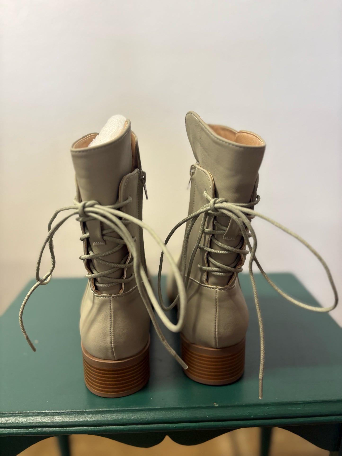 JOURNEE COLLECTION Shoe Size 9.5 Boots