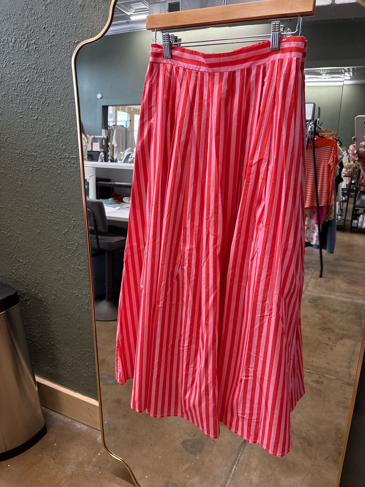 entro Size M Pink/Red Skirt