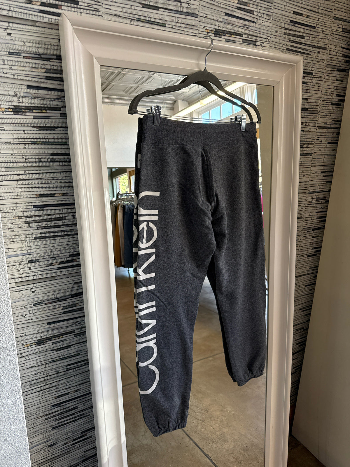 CALVIN KLEIN Size M Gray Sweatpant