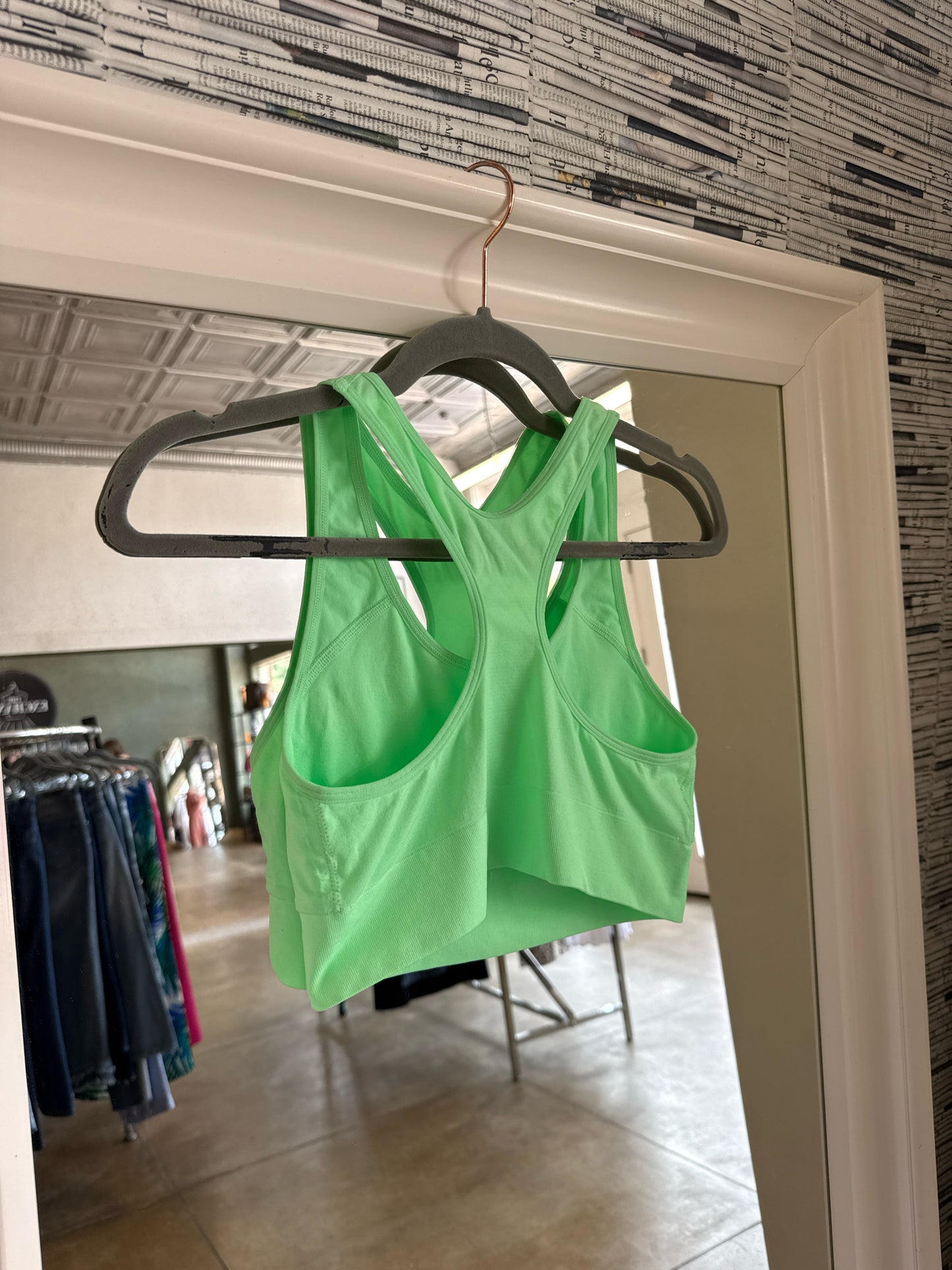 PINK Size M Green Sportsbra