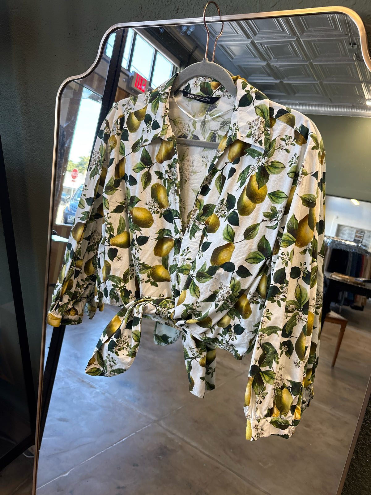 ZARA Size S White/Orange/Green Top