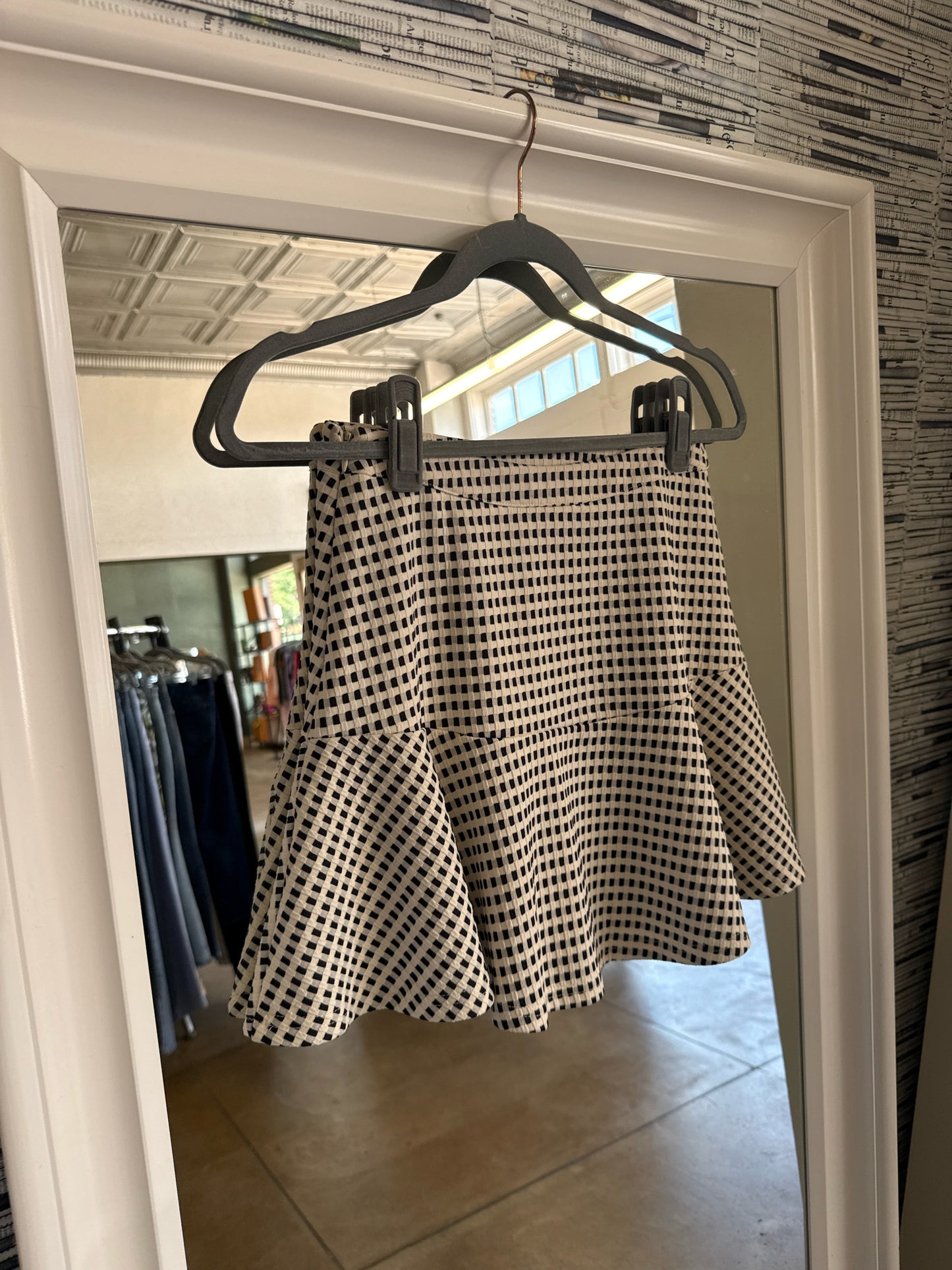 Lush Size S Cream/Black Skirt